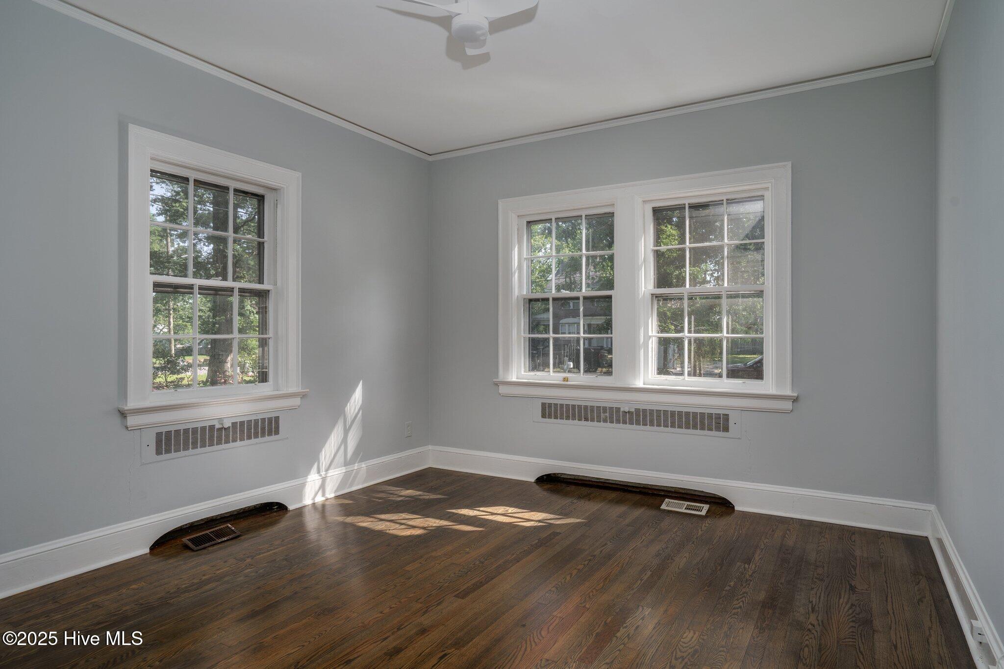 945 Sycamore Street Property Photo 24