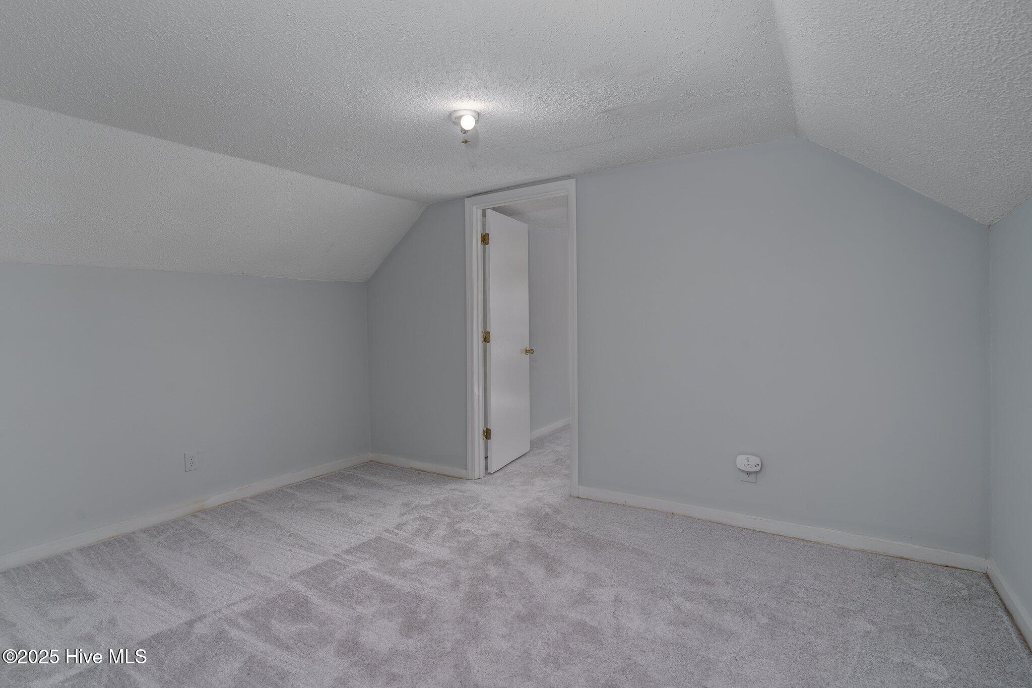 945 Sycamore Street Property Photo 25