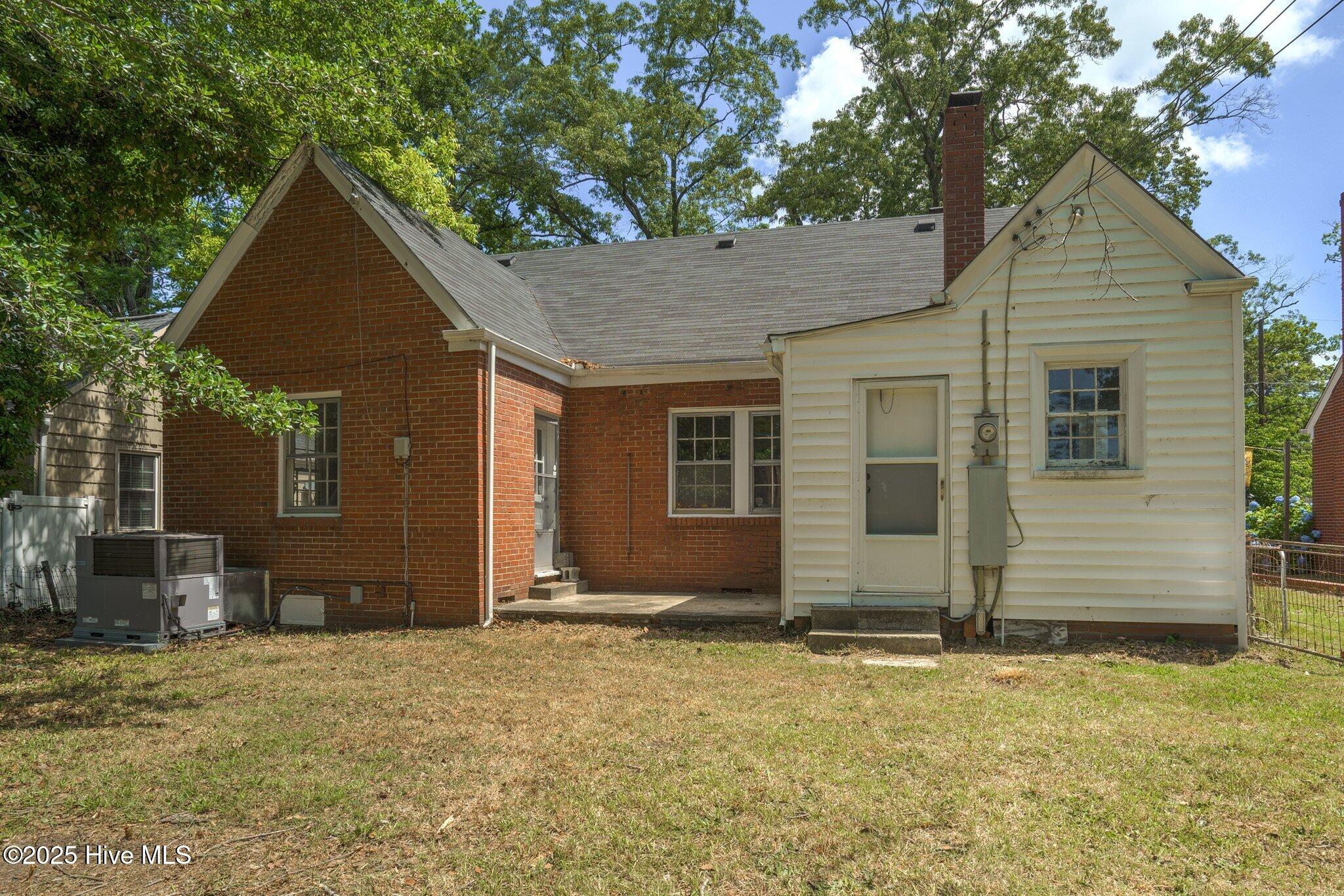 945 Sycamore Street Property Photo 31
