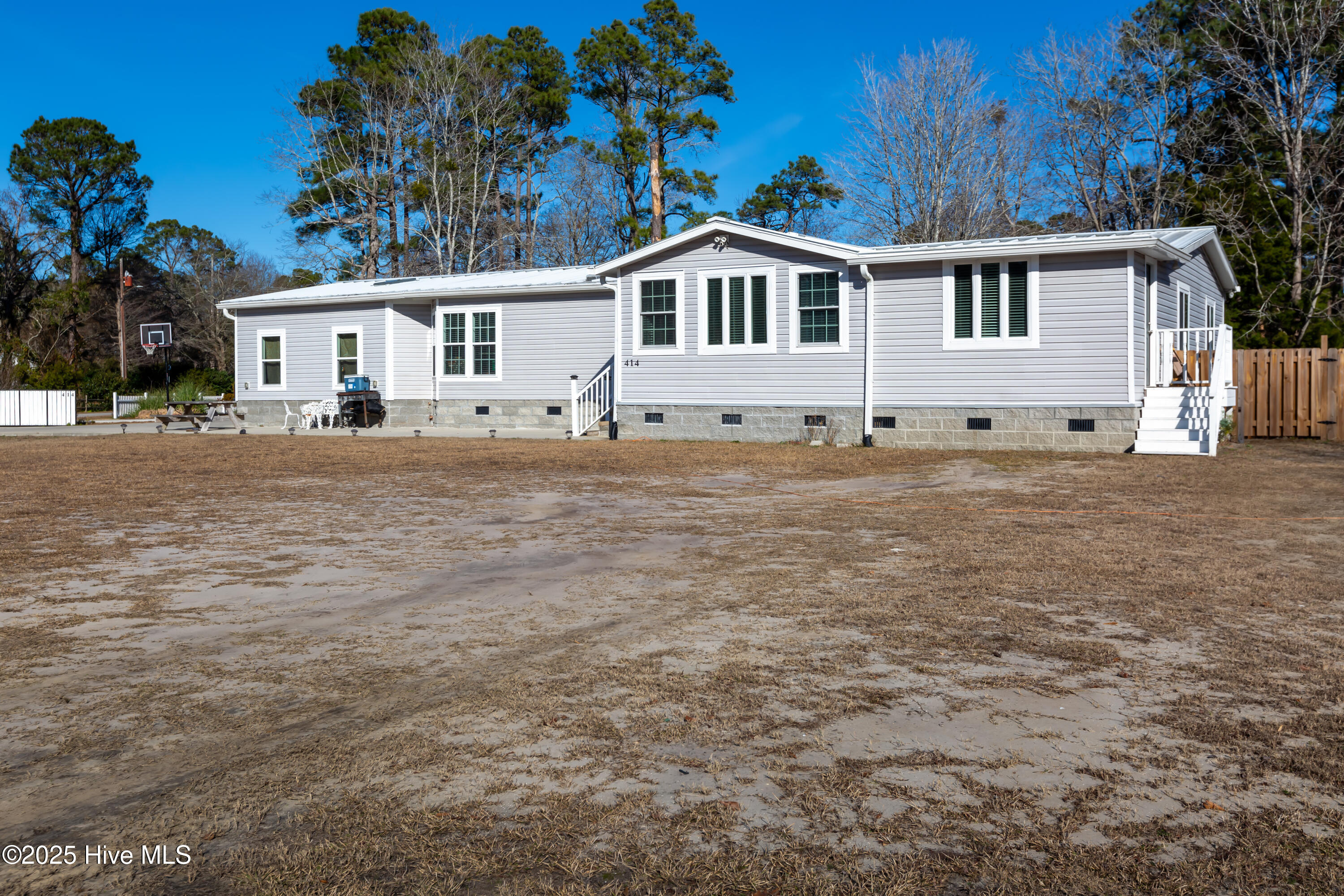 414 W Branch Drive Property Photo