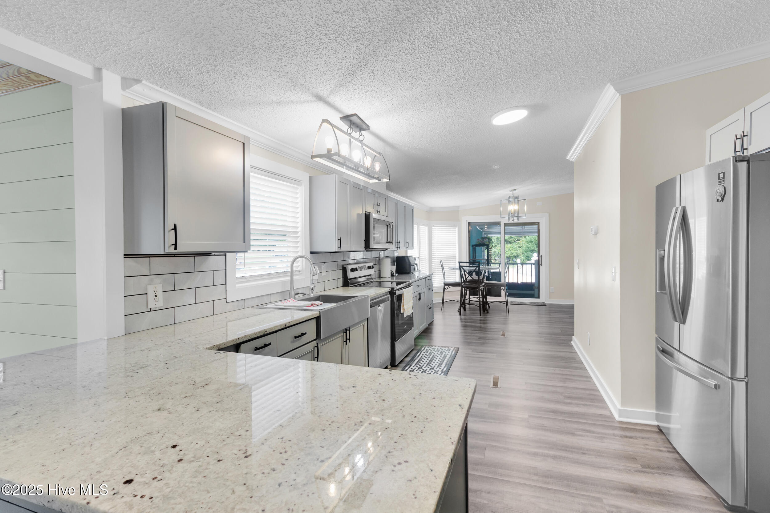 414 W Branch Drive Property Photo 6