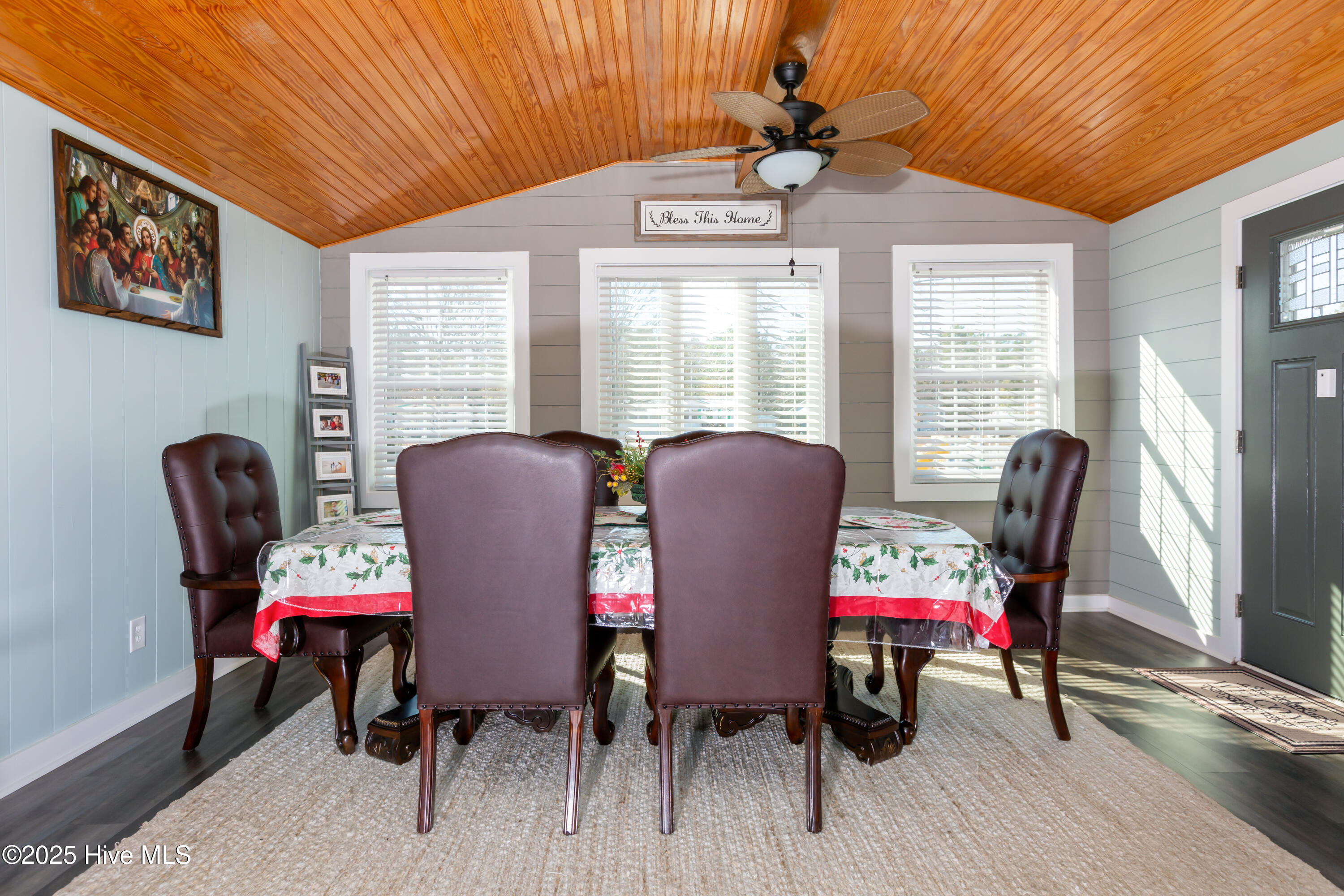 414 W Branch Drive Property Photo 8