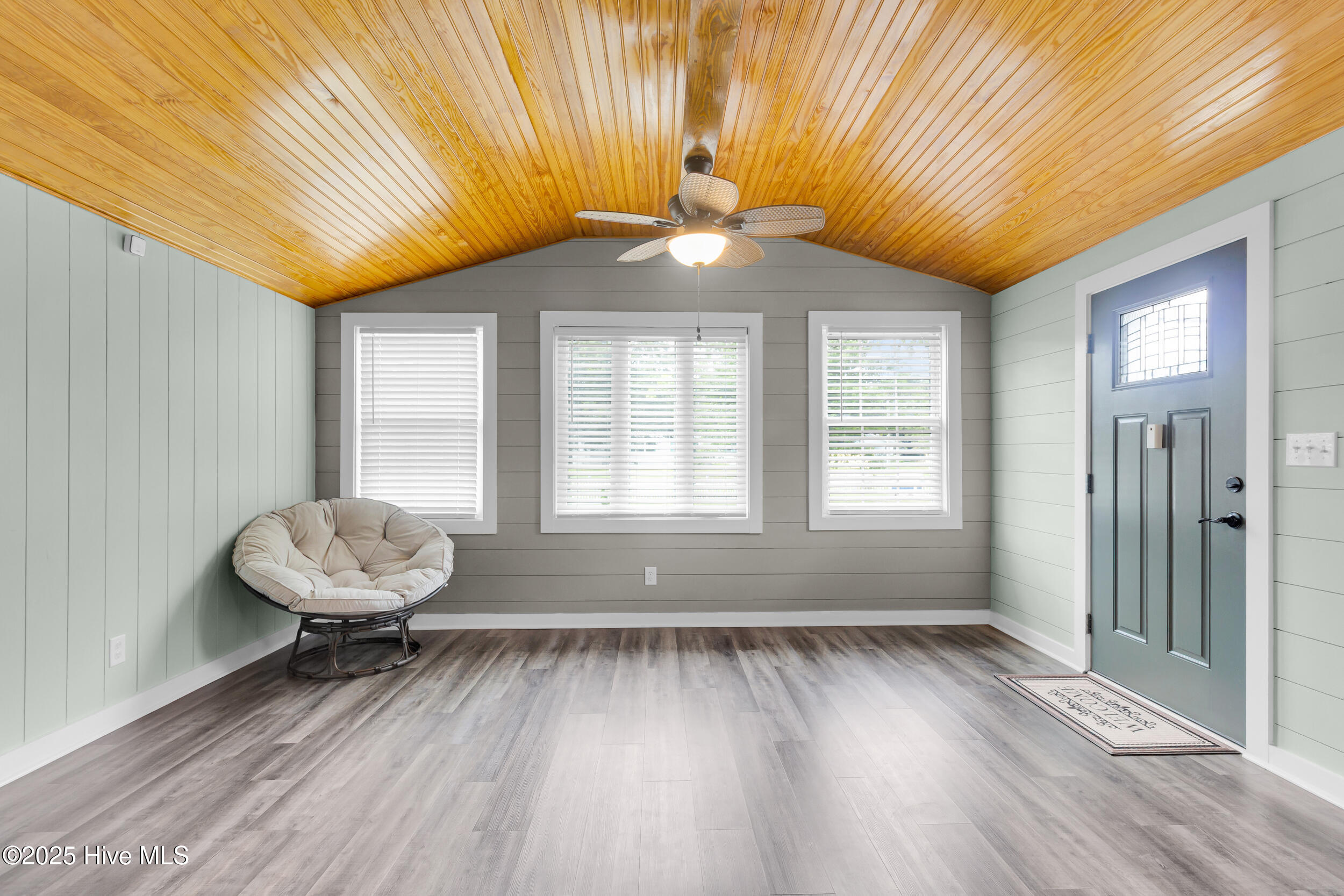 414 W Branch Drive Property Photo 11