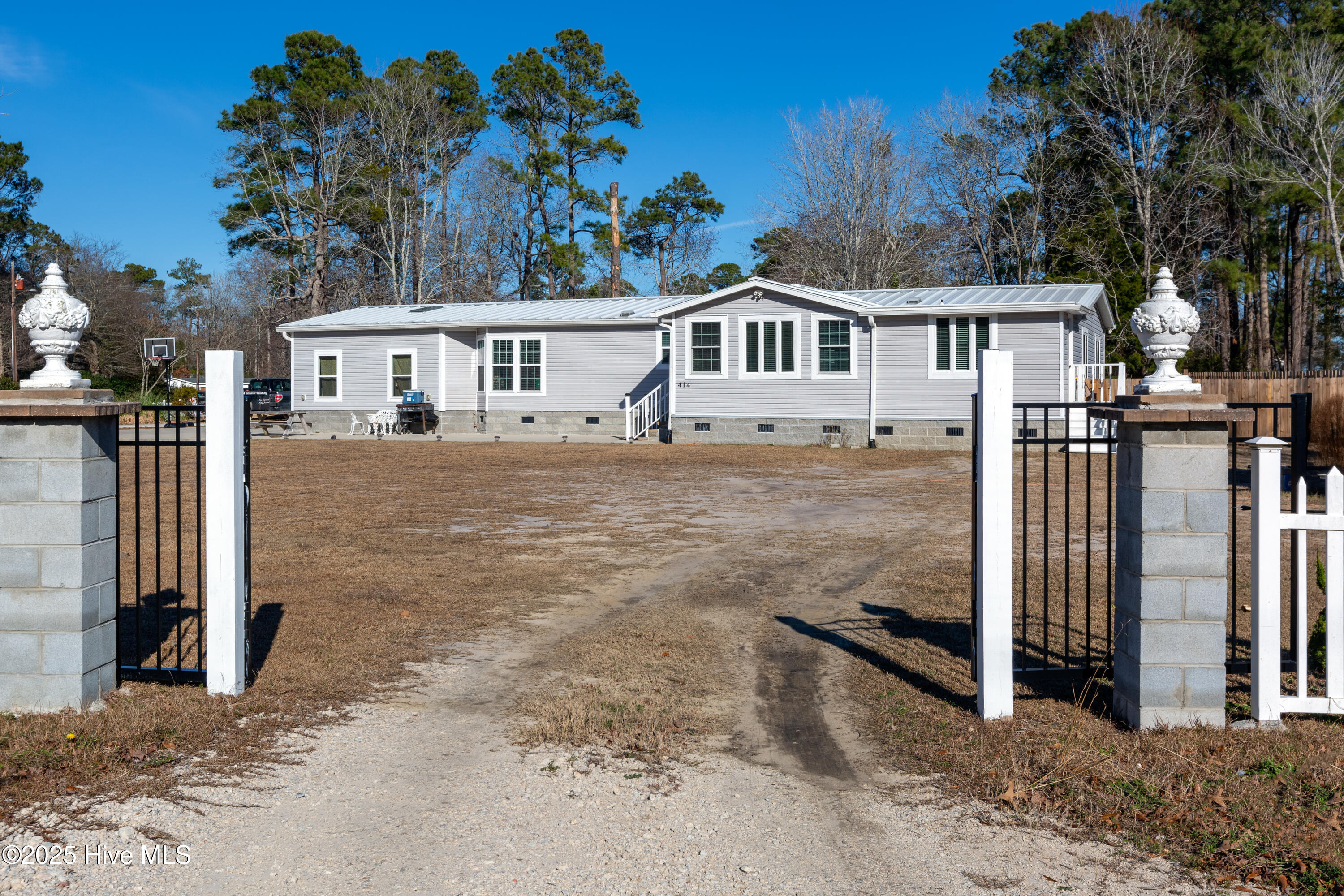 414 W Branch Drive Property Photo 21