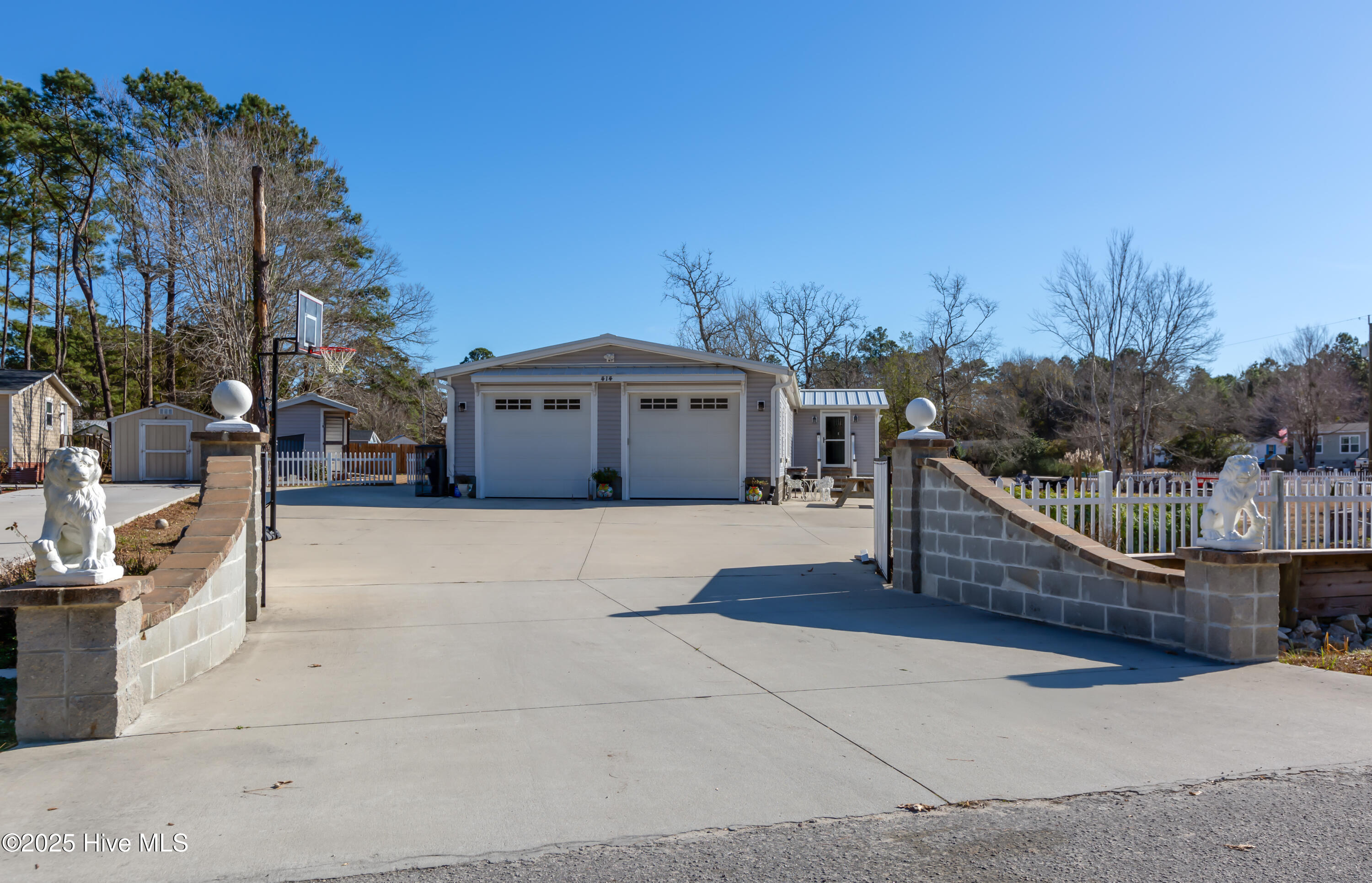 414 W Branch Drive Property Photo 26