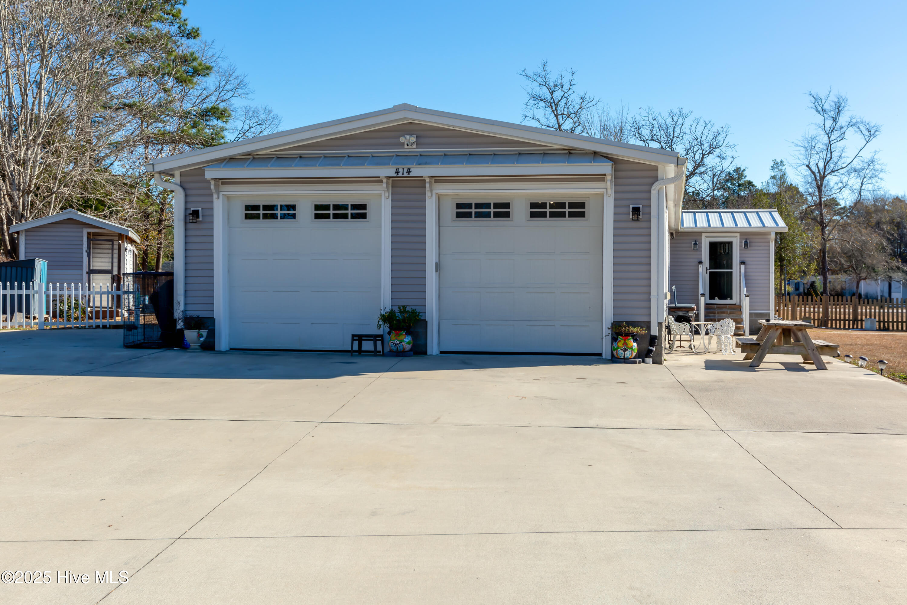 414 W Branch Drive Property Photo 27