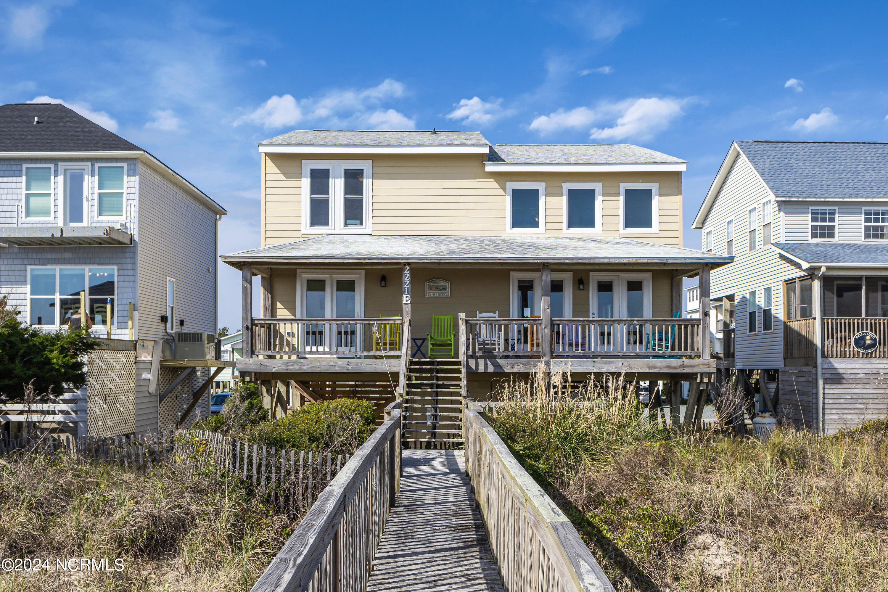 2221 E Beach Drive Property Photo 1