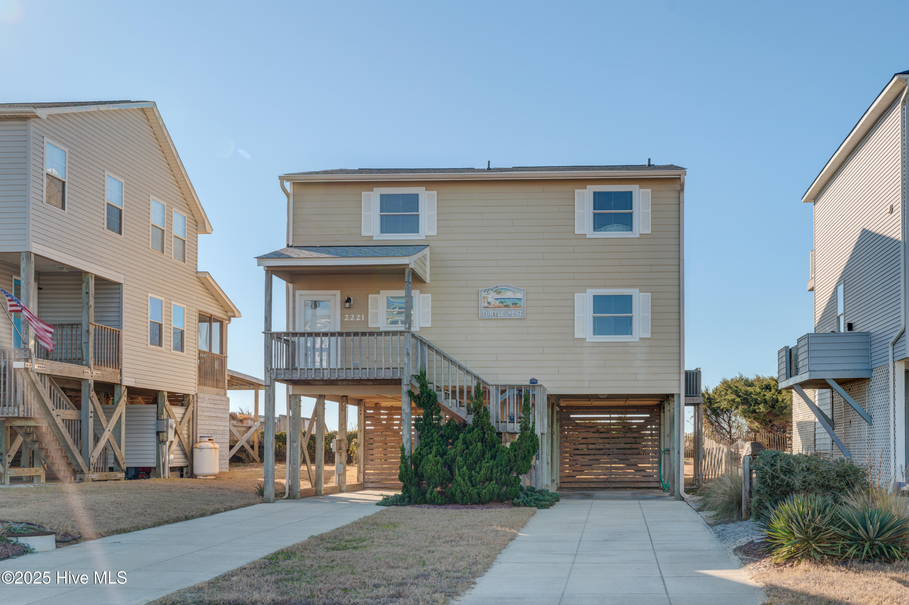 2221 E Beach Drive Property Photo 4