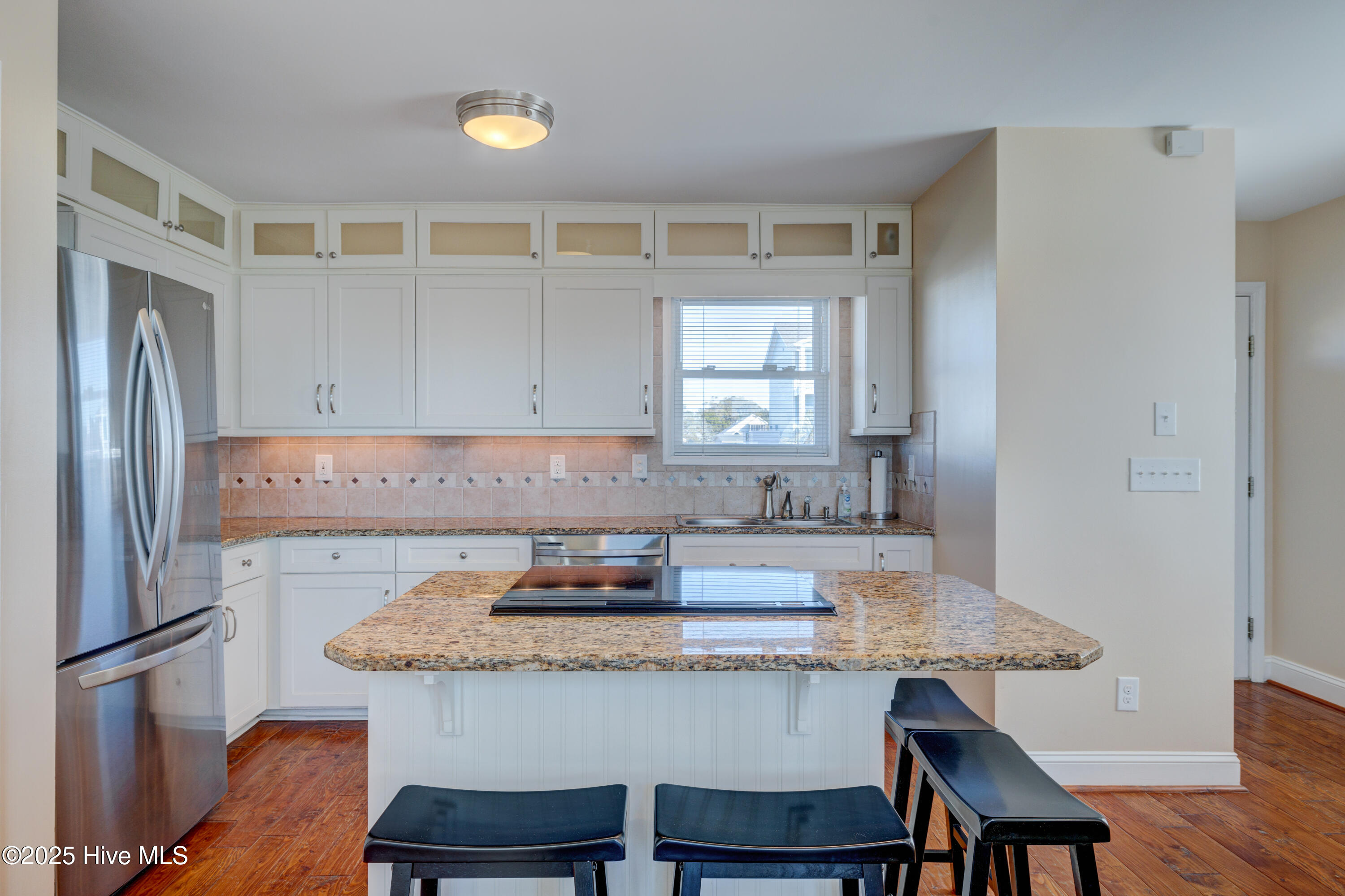 2221 E Beach Drive Property Photo 15