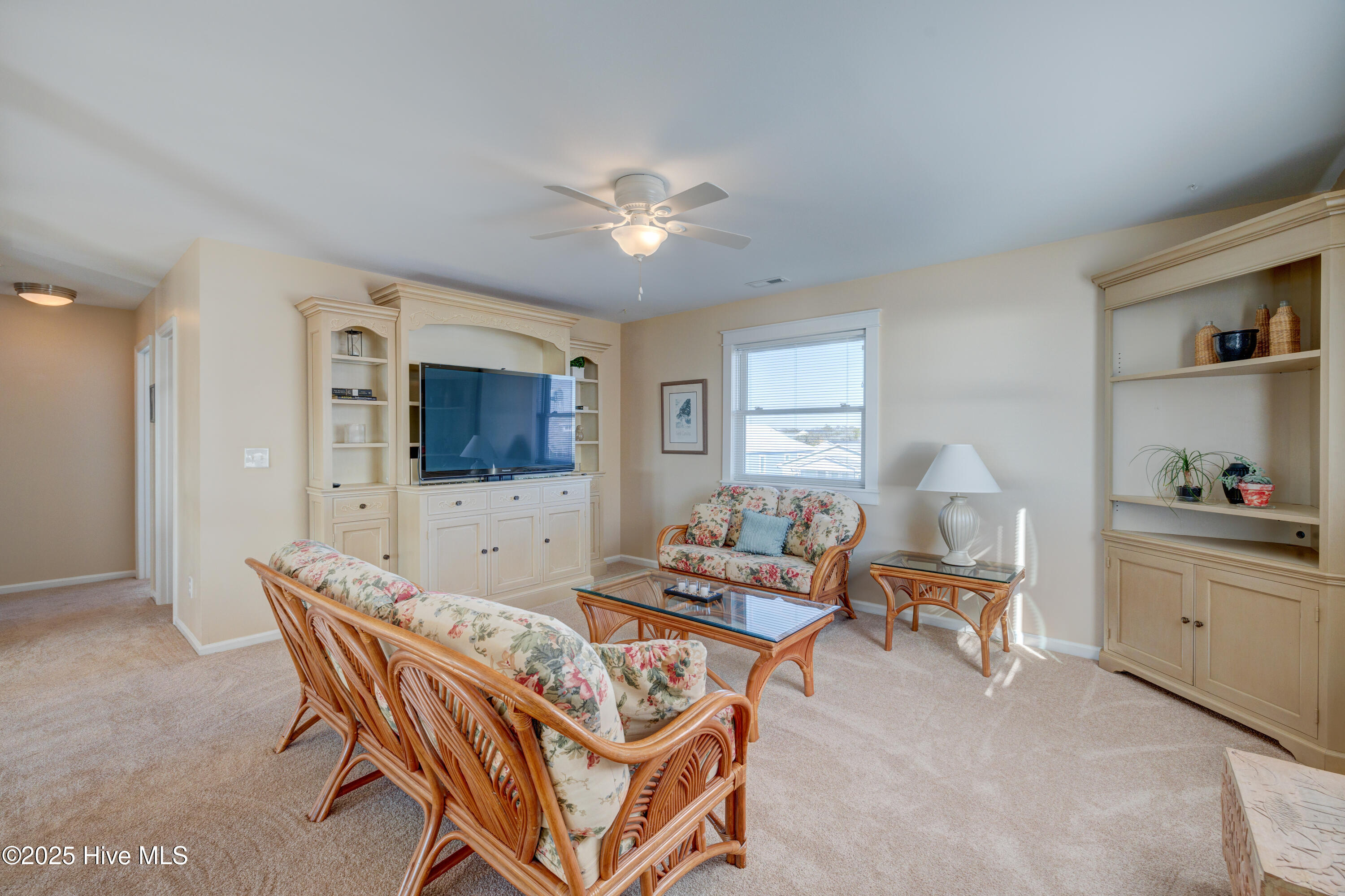 2221 E Beach Drive Property Photo 29