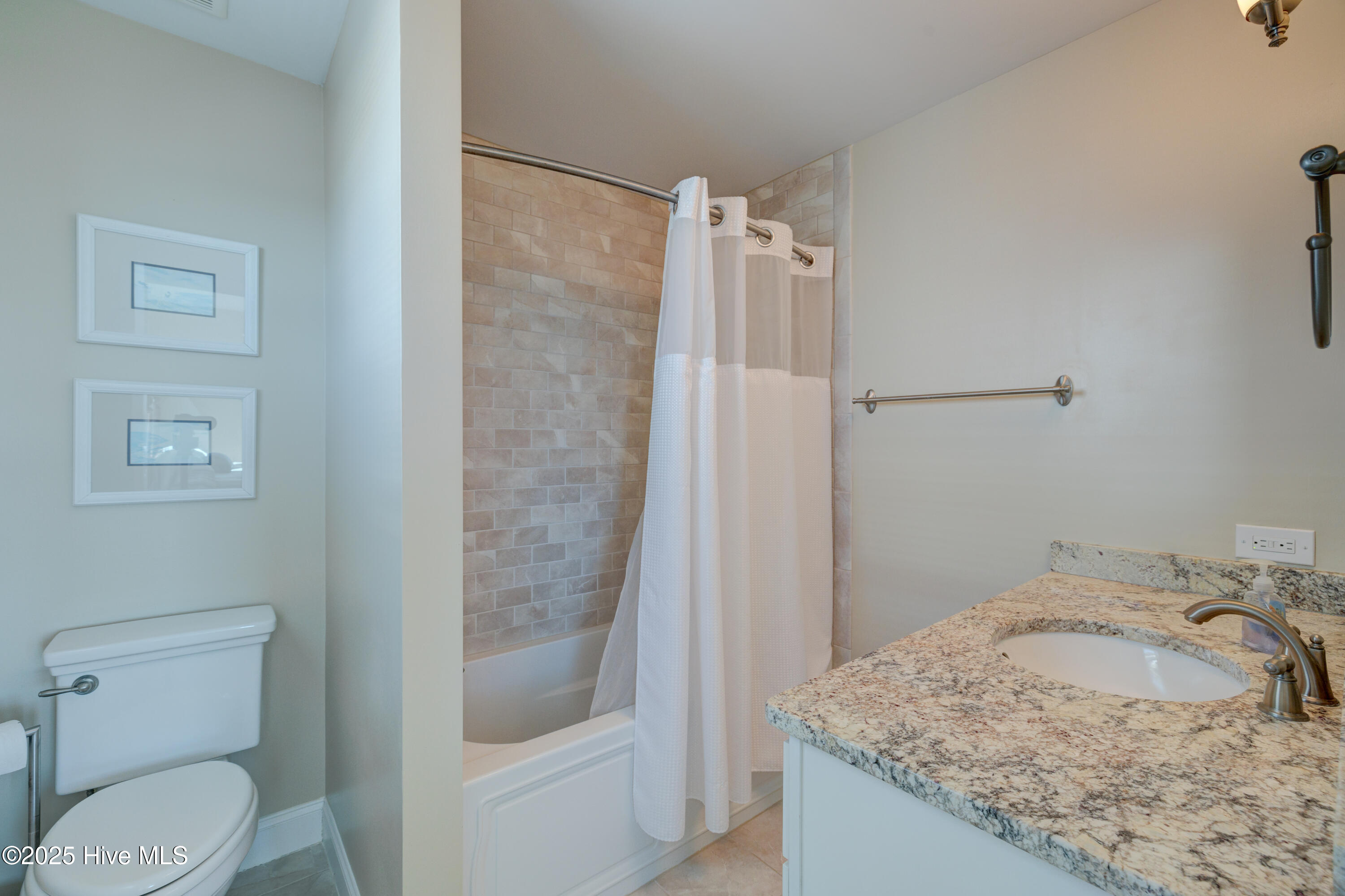 2221 E Beach Drive Property Photo 39
