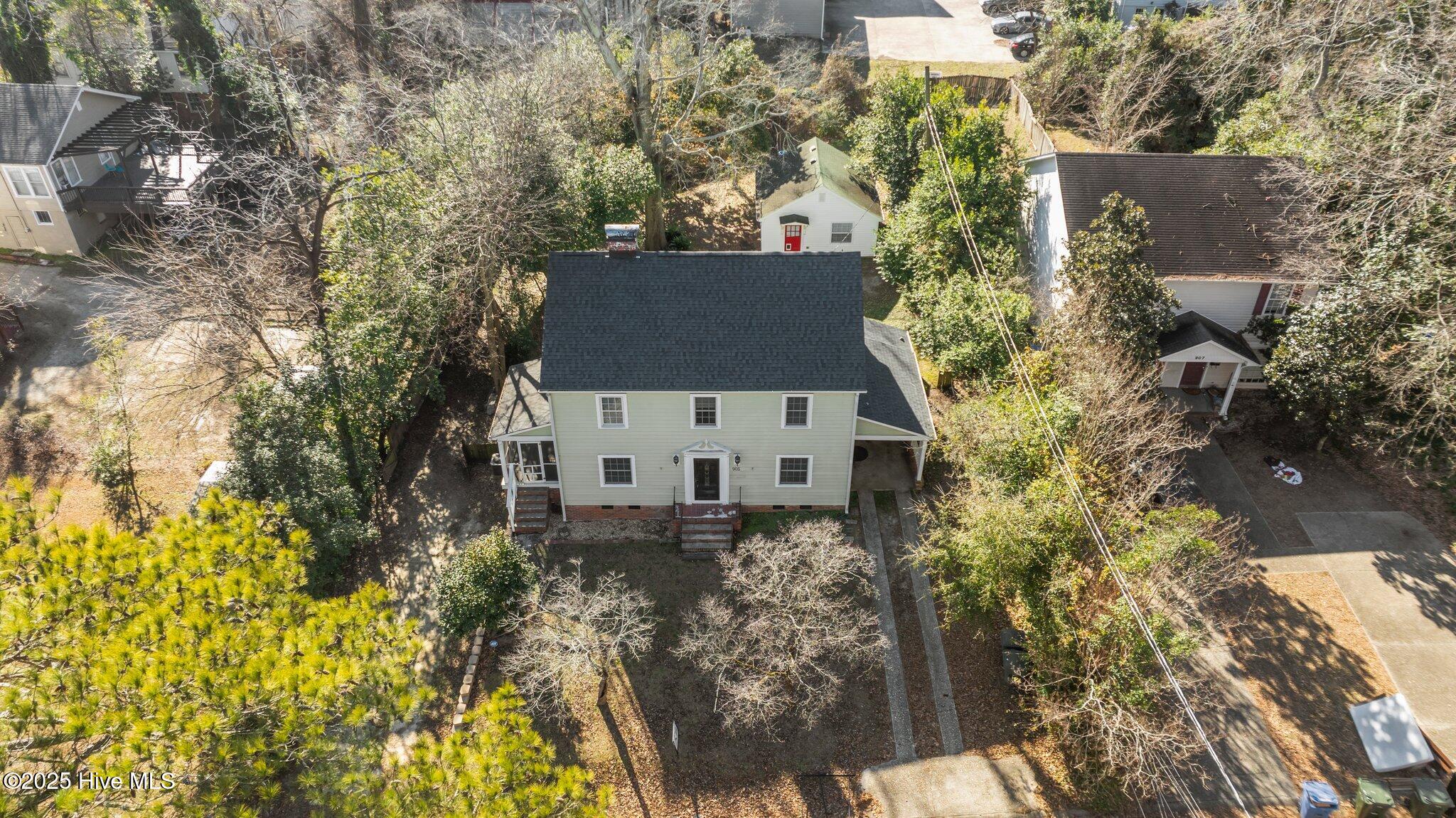 905 Clarendon Street Property Photo 44