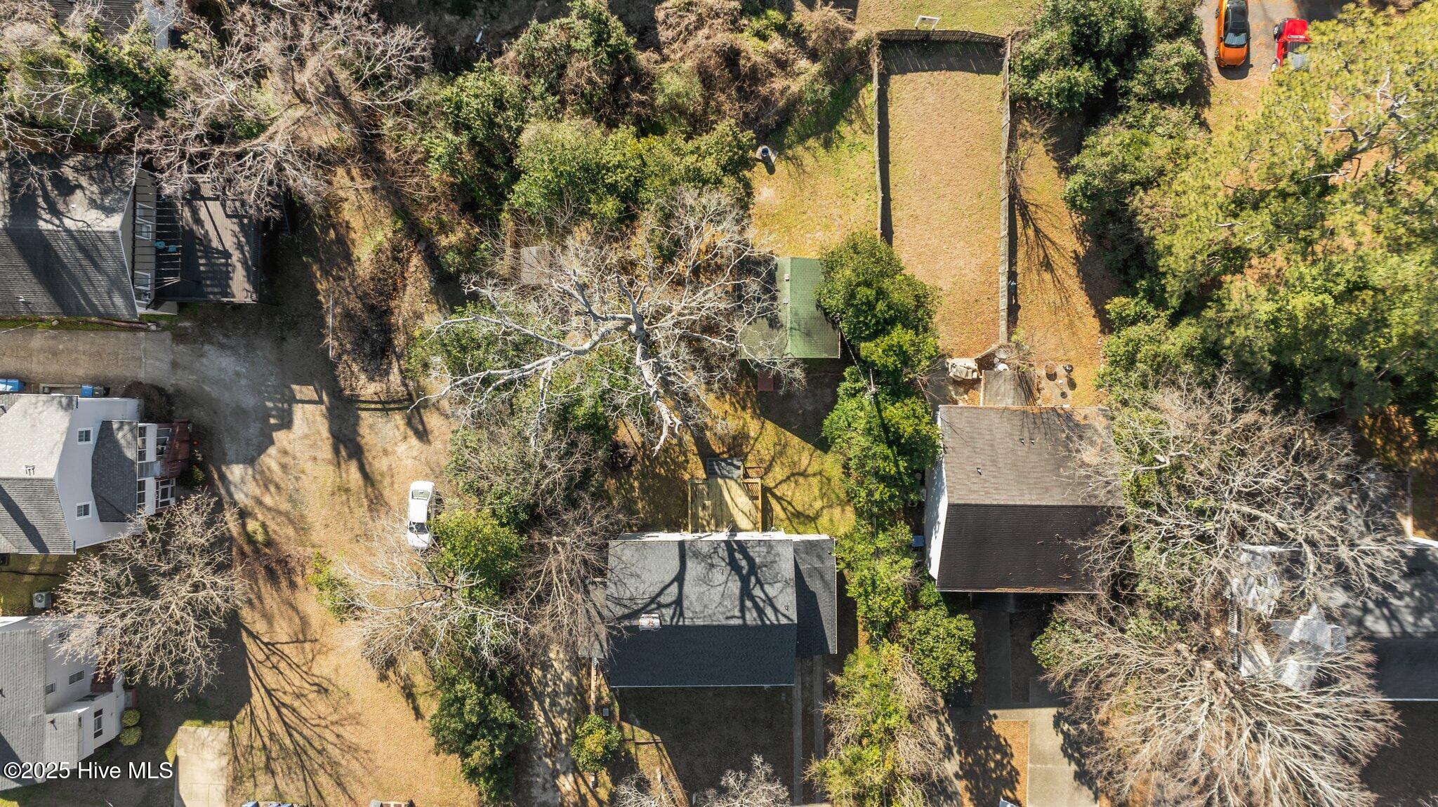 905 Clarendon Street Property Photo 45