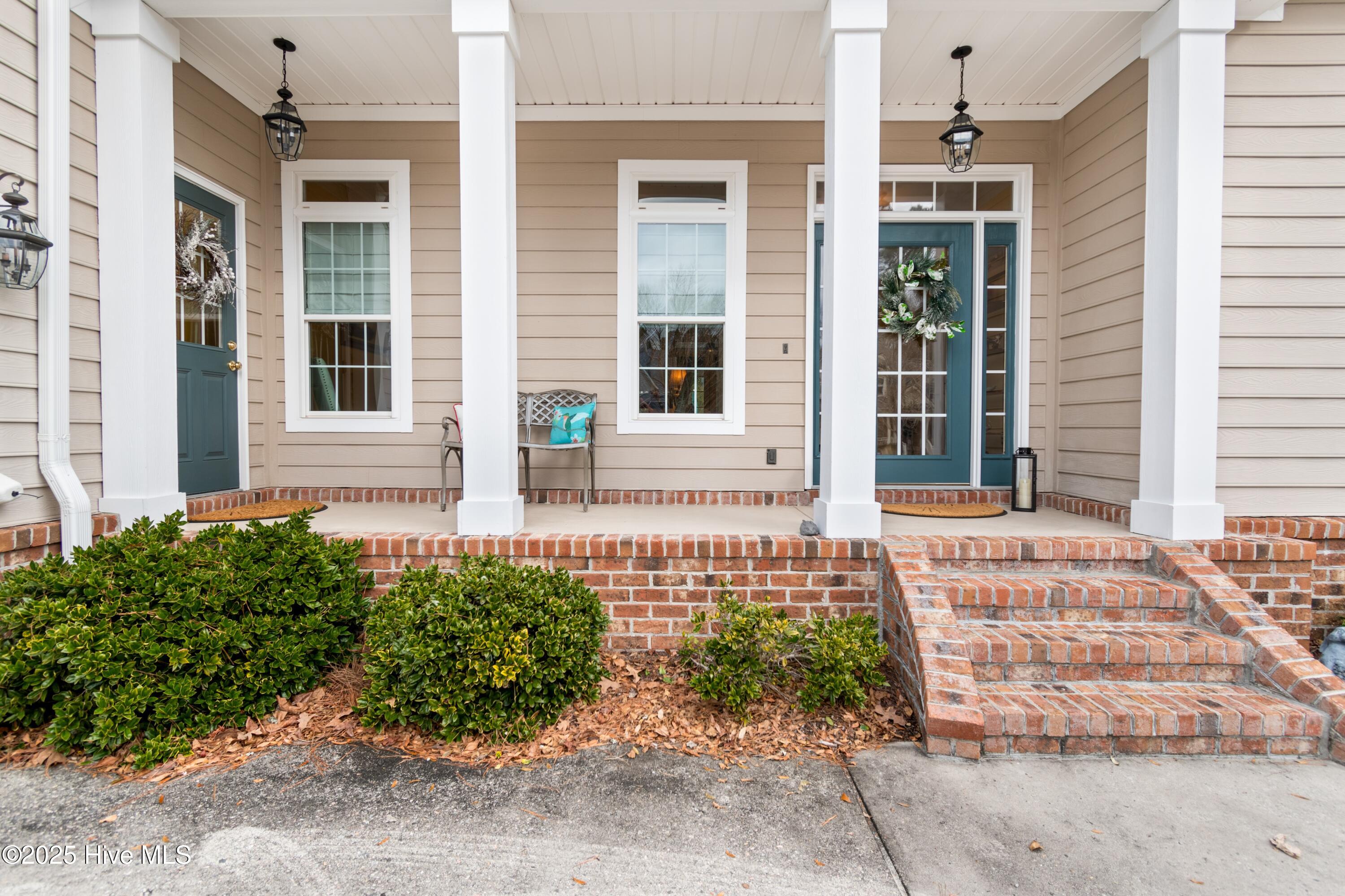 2784 Oakbluff Circle Property Photo 3