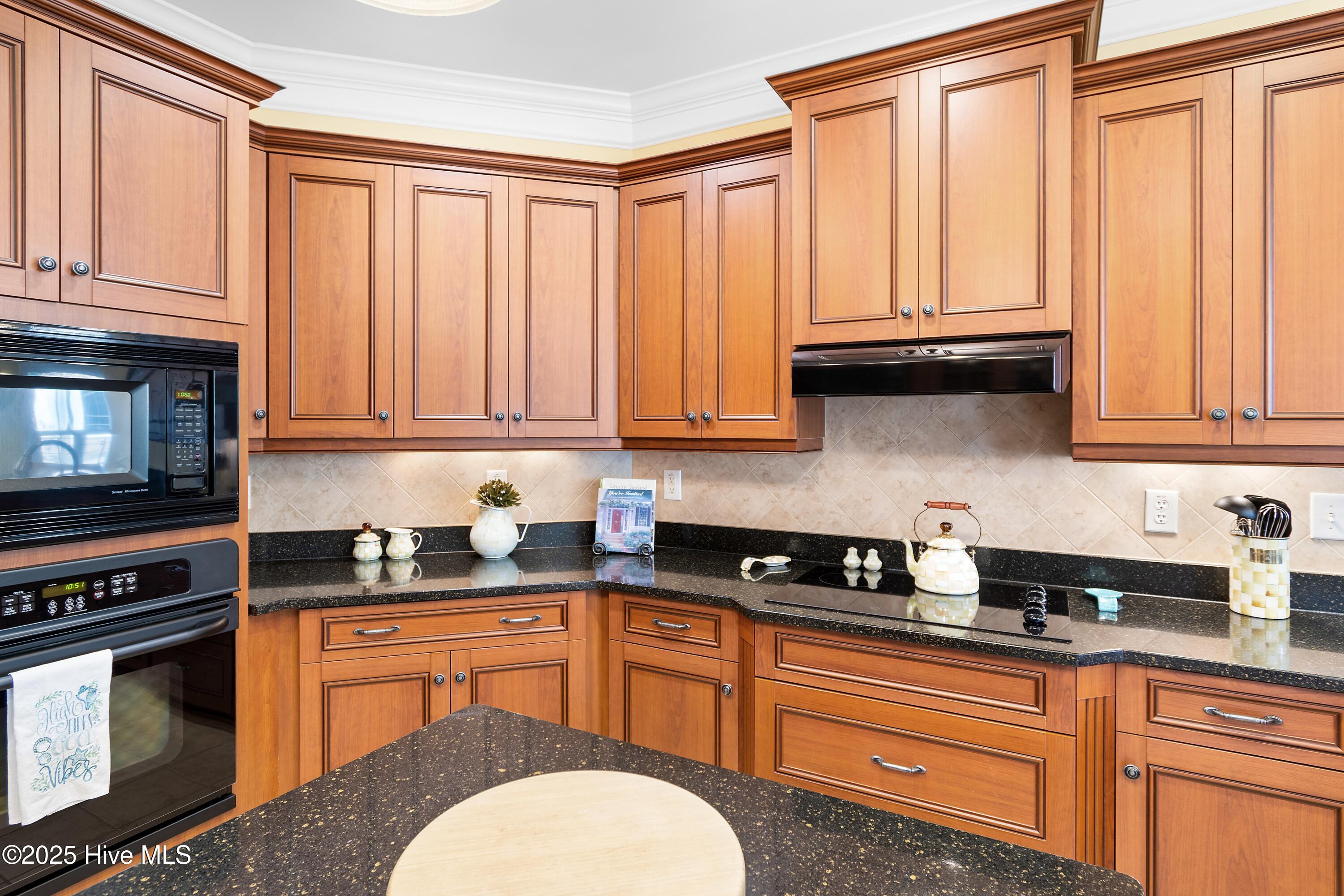 2784 Oakbluff Circle Property Photo 12