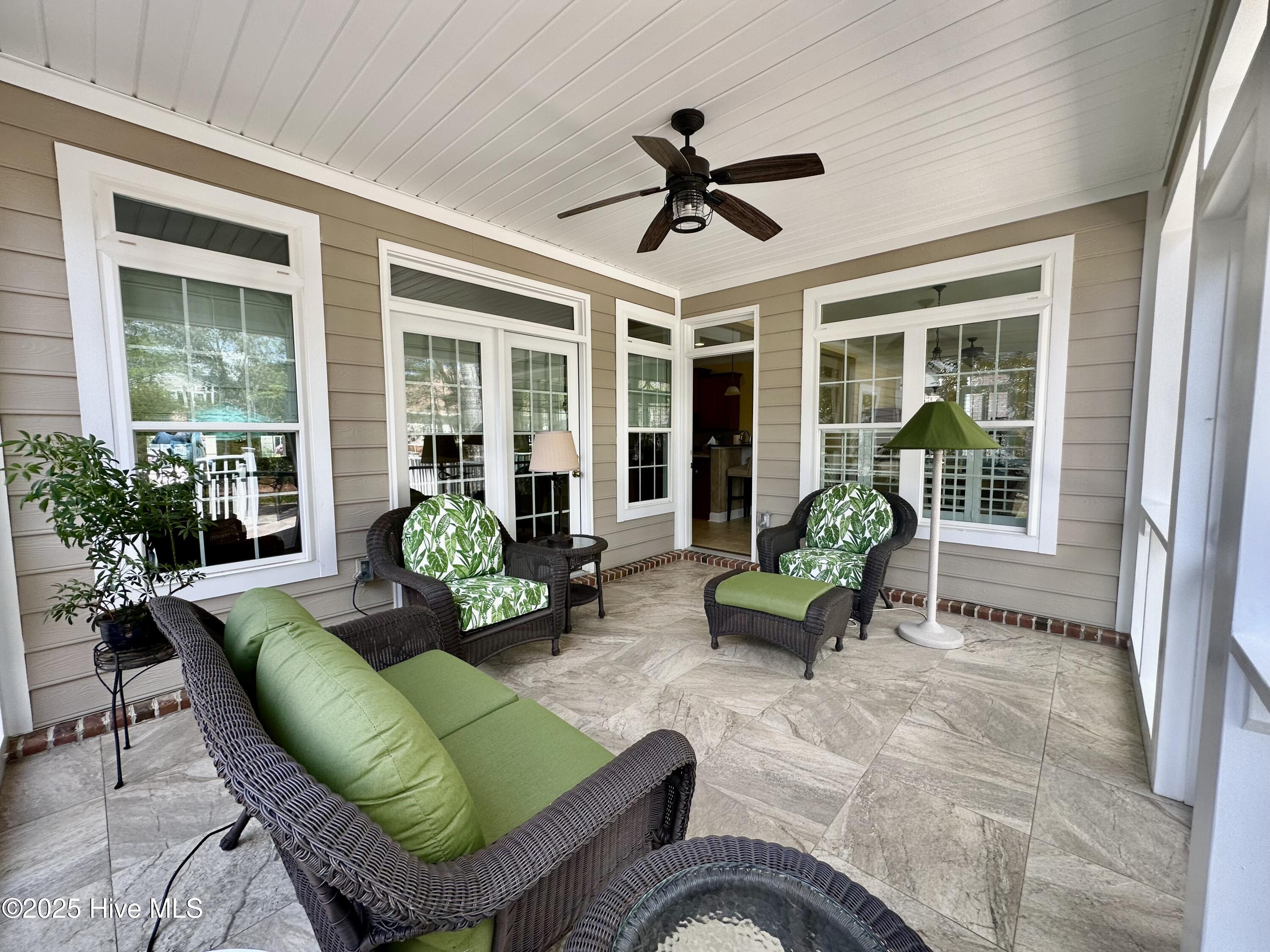 2784 Oakbluff Circle Property Photo 22