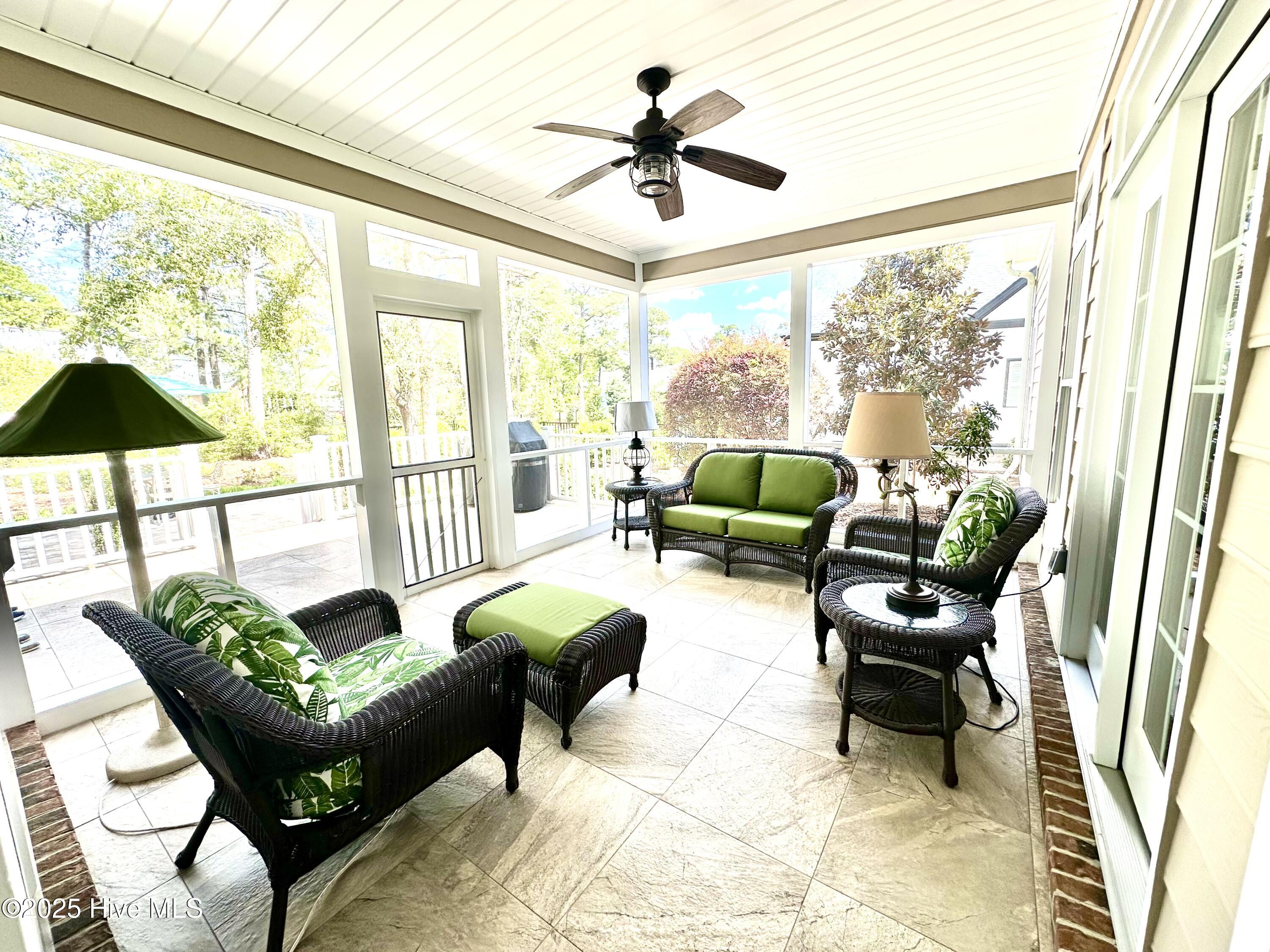 2784 Oakbluff Circle Property Photo 23
