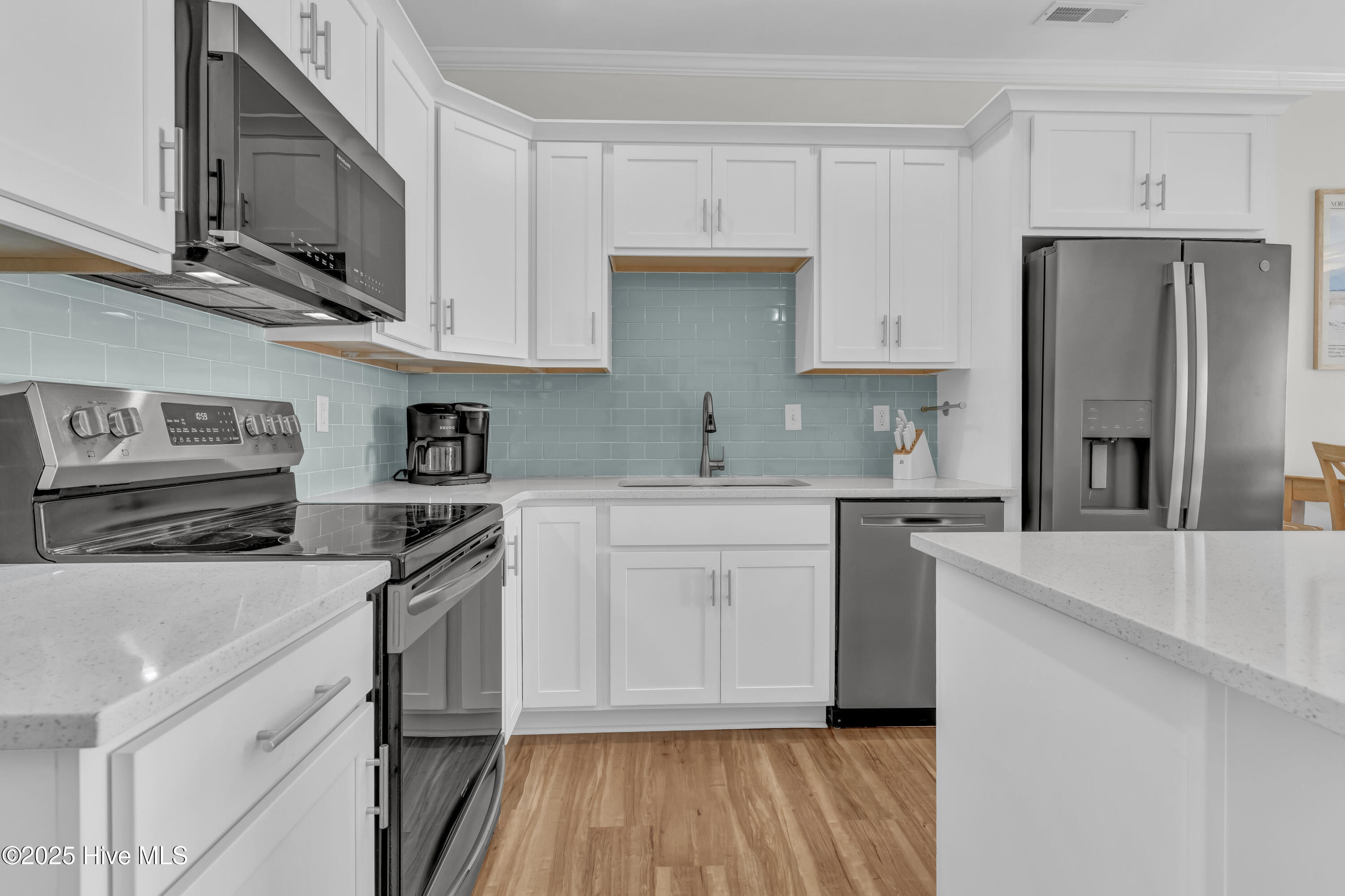 1788 New River Inlet Road Property Photo 9