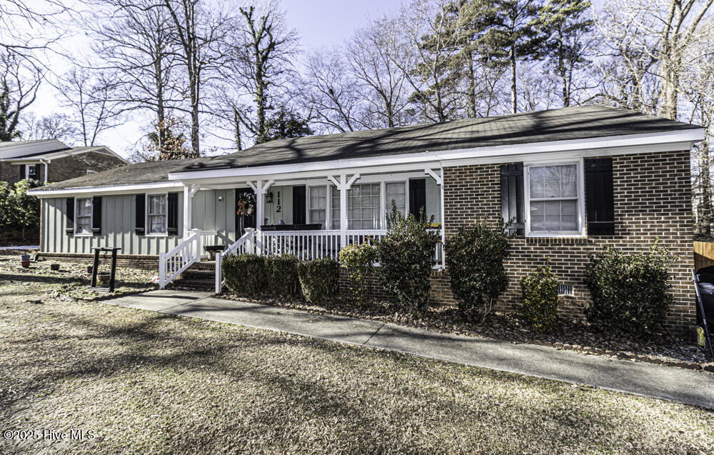112 Mina Drive Property Photo 3