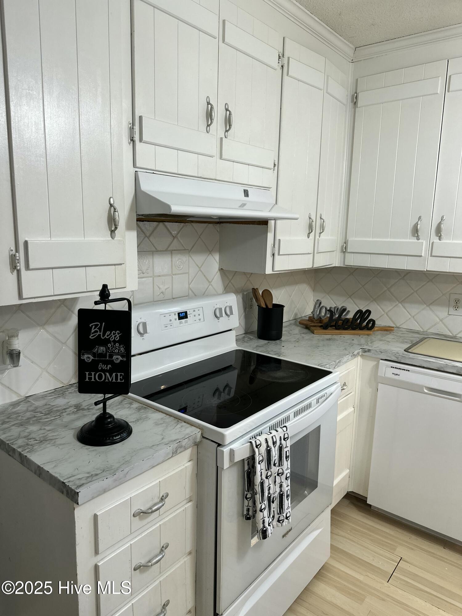 112 Mina Drive Property Photo 7