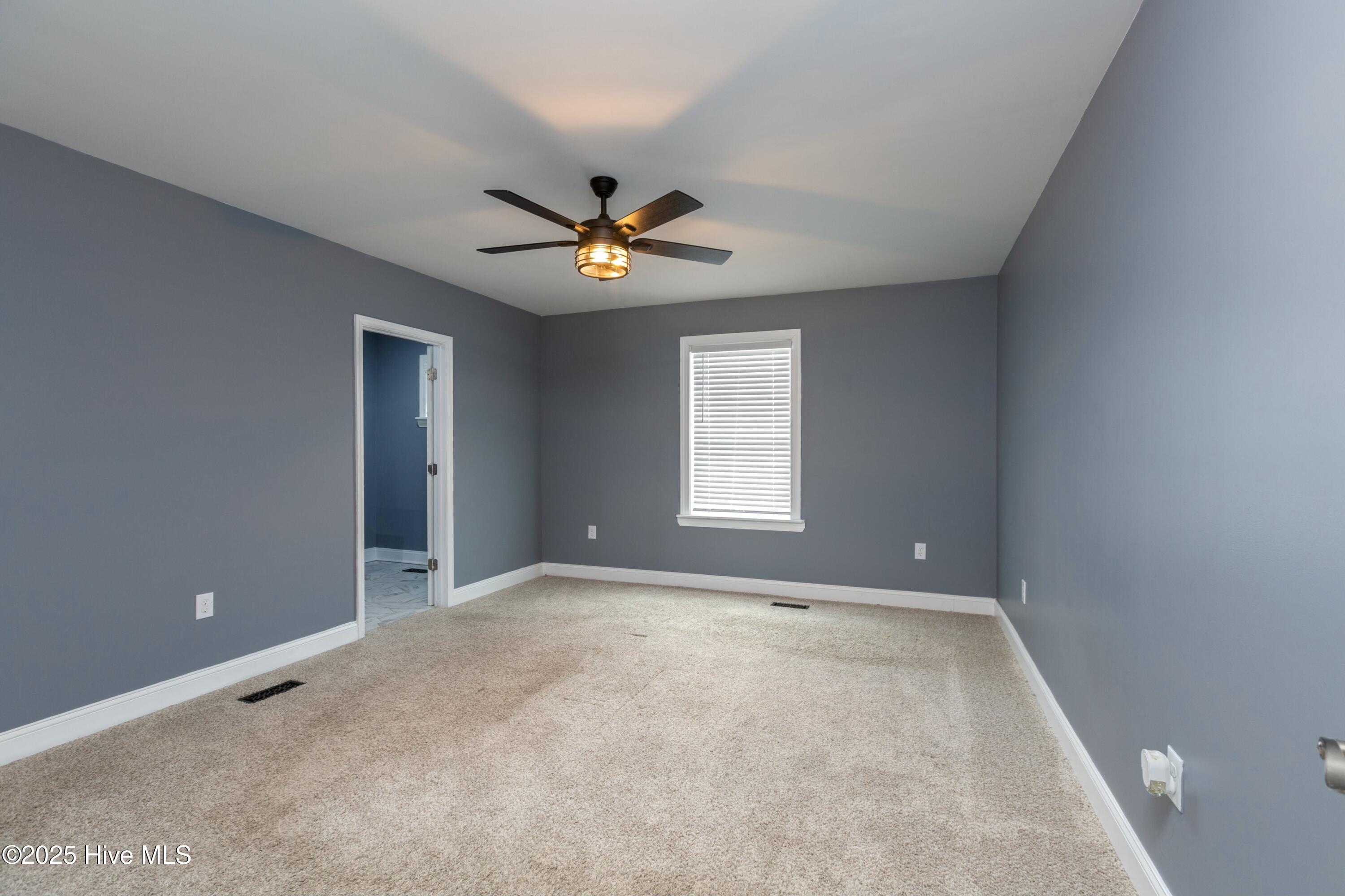 730 Northwest Boulevard Property Photo 15