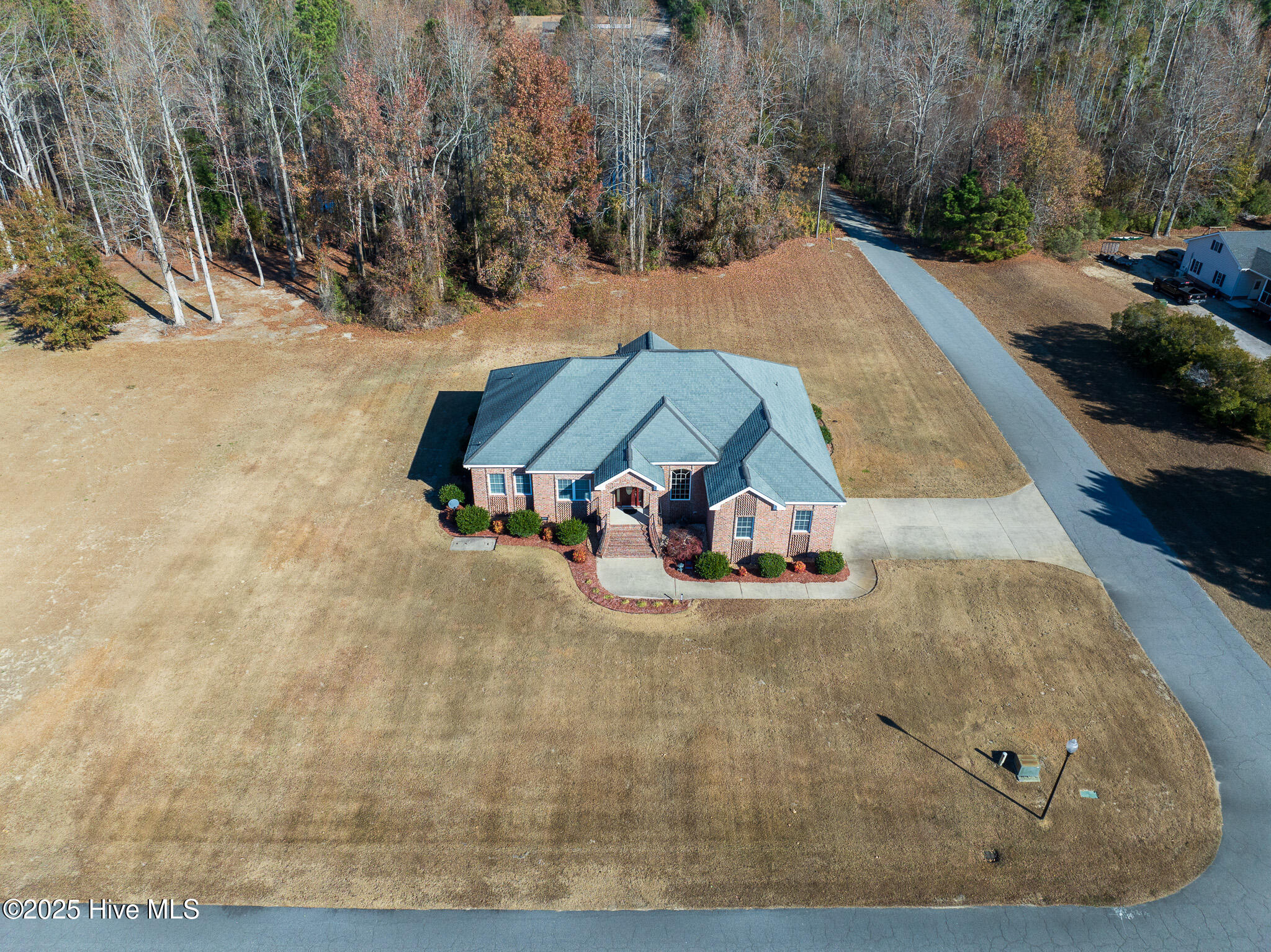 300 Schooner Landing Drive Property Photo 2