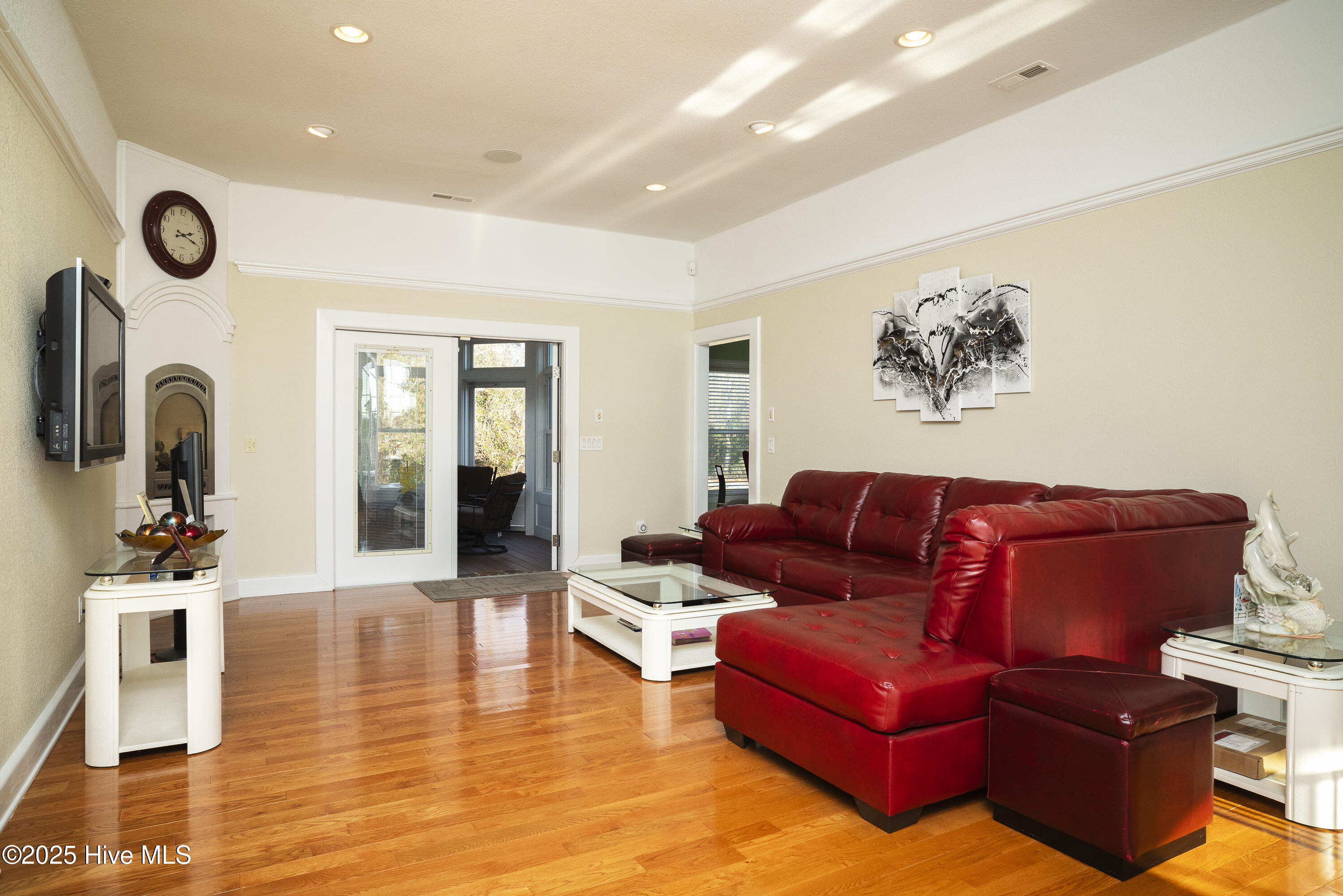 300 Schooner Landing Drive Property Photo 11