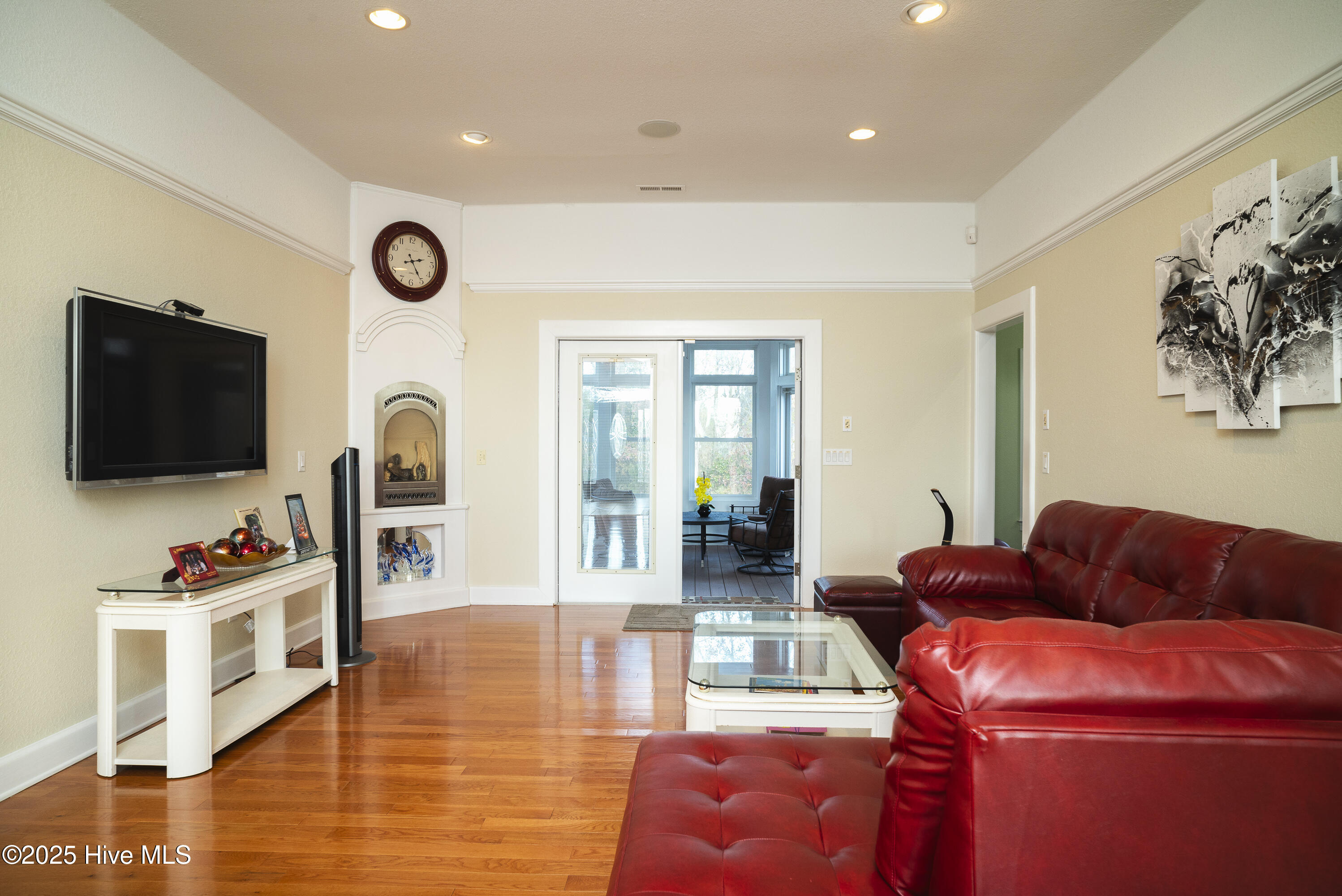 300 Schooner Landing Drive Property Photo 12