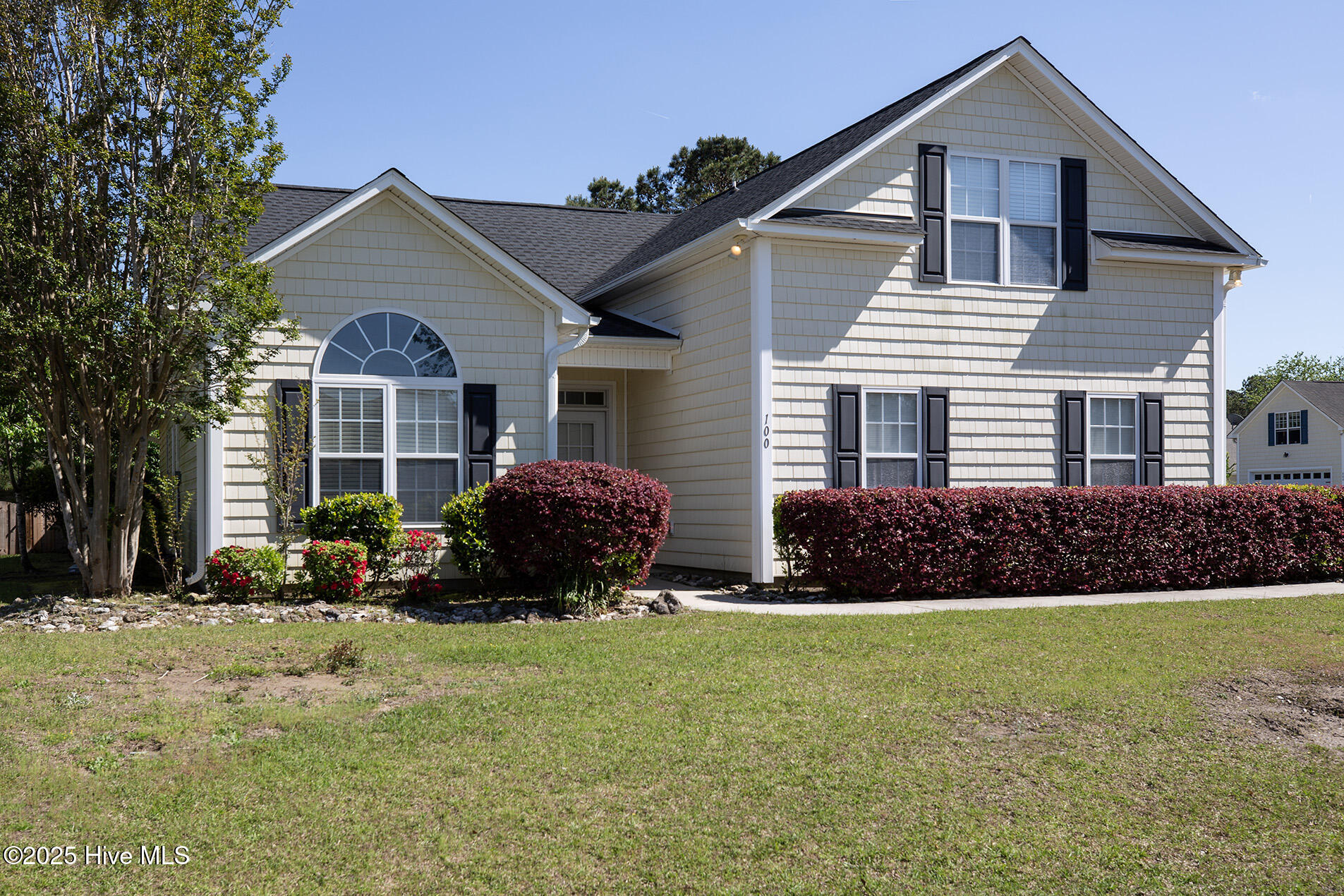 100 Mulberry Circle Property Photo