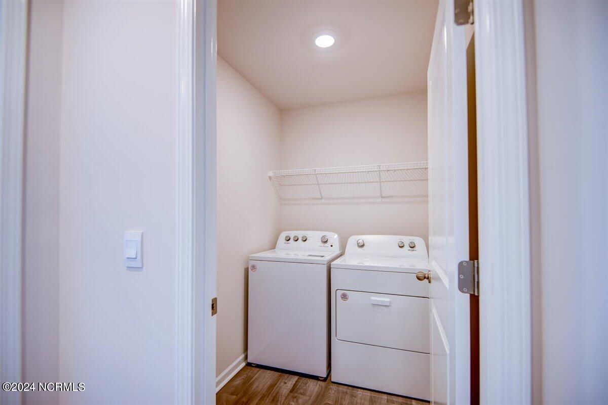 1906 Butterfield Lane Property Photo 24