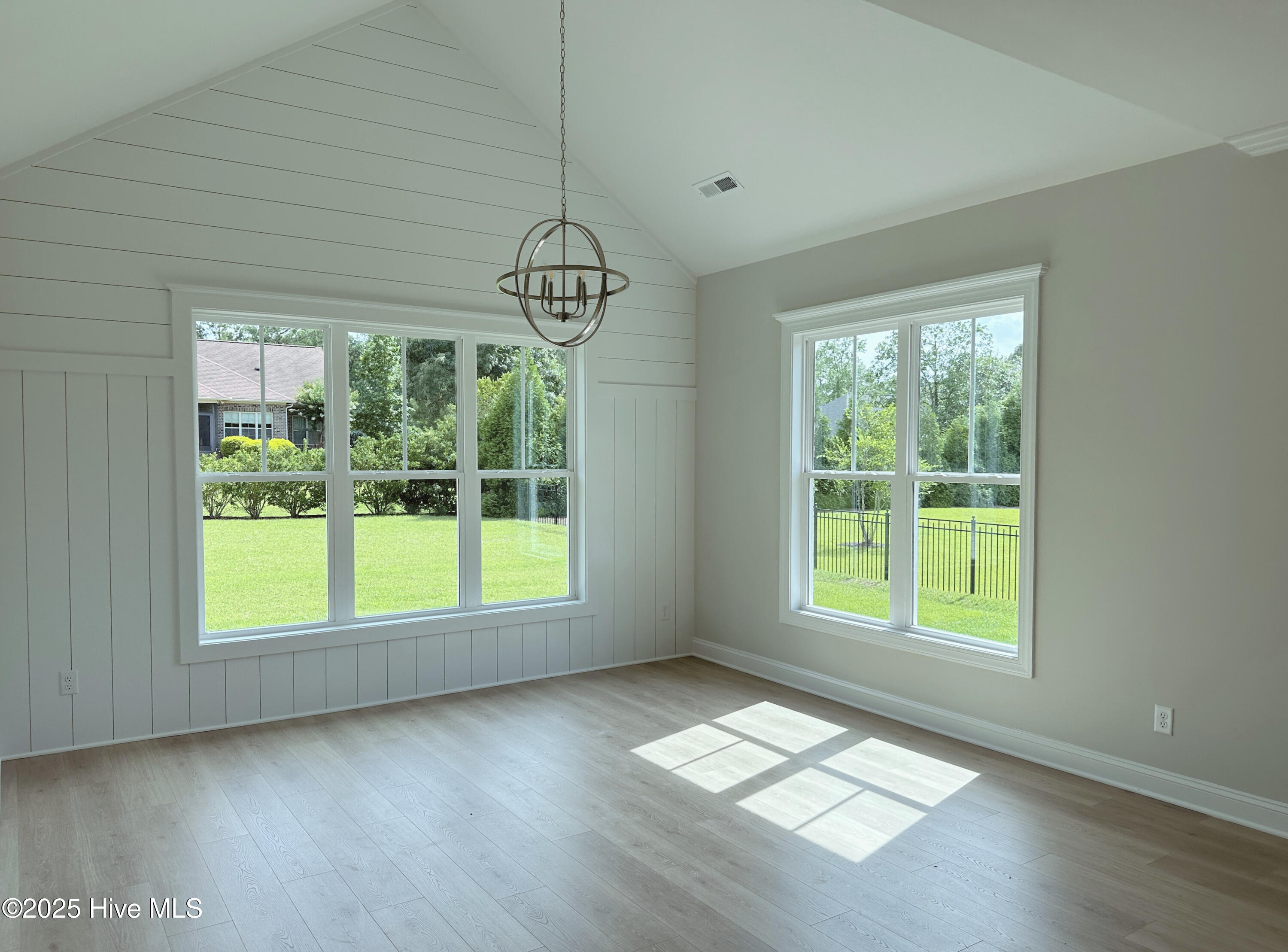 1423 Serrulata Drive Property Photo 37