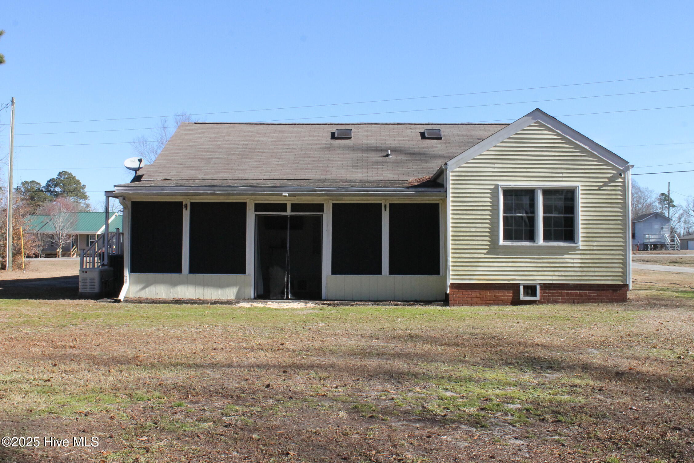 664 Sam Potts Highway Property Photo 13