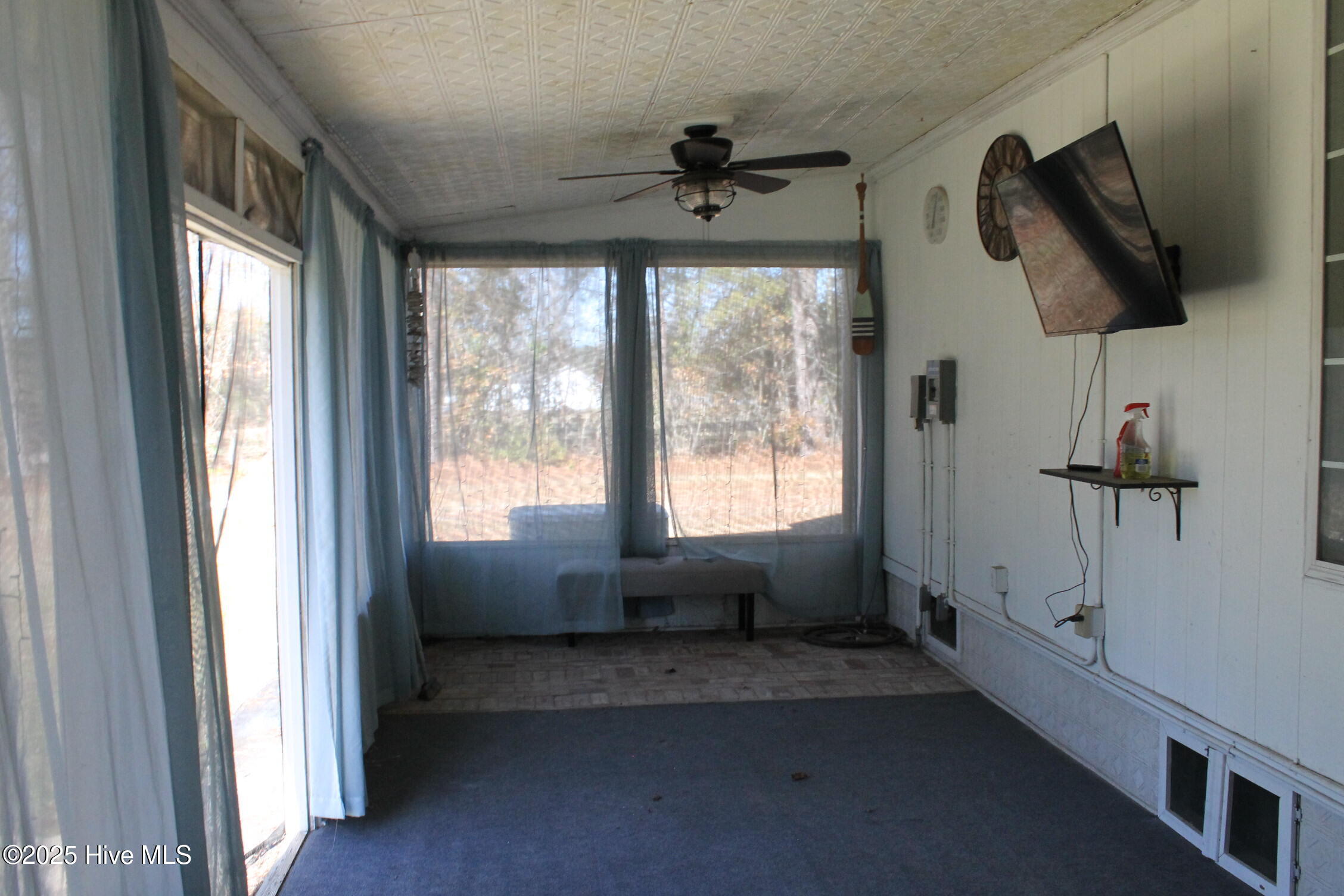 664 Sam Potts Highway Property Photo 15