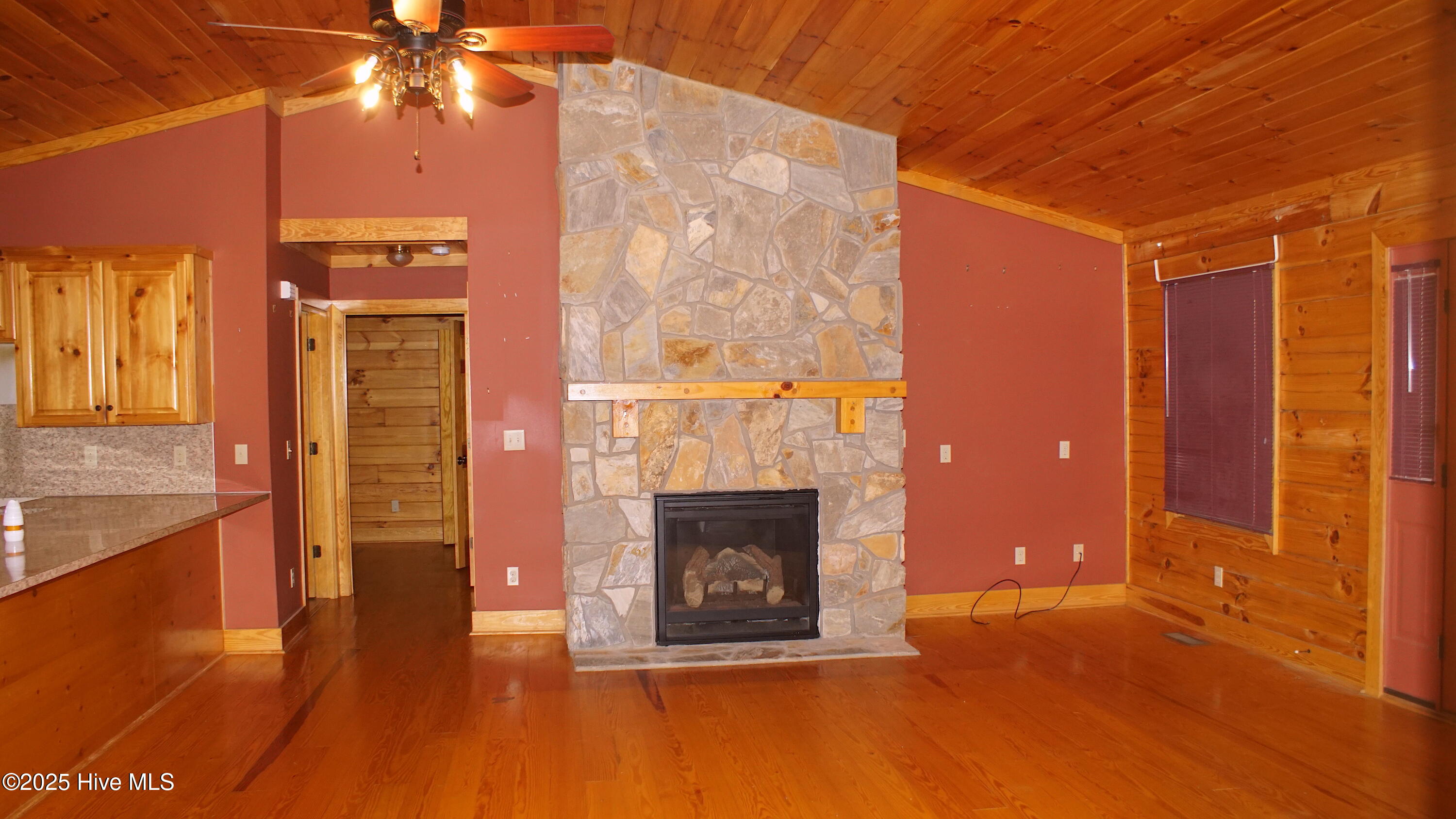 202 Waterside Drive Property Photo 10