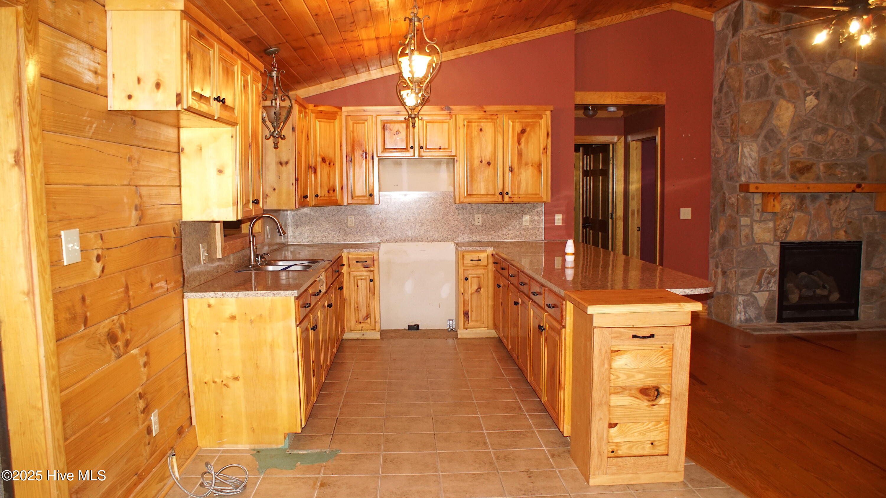 202 Waterside Drive Property Photo 11
