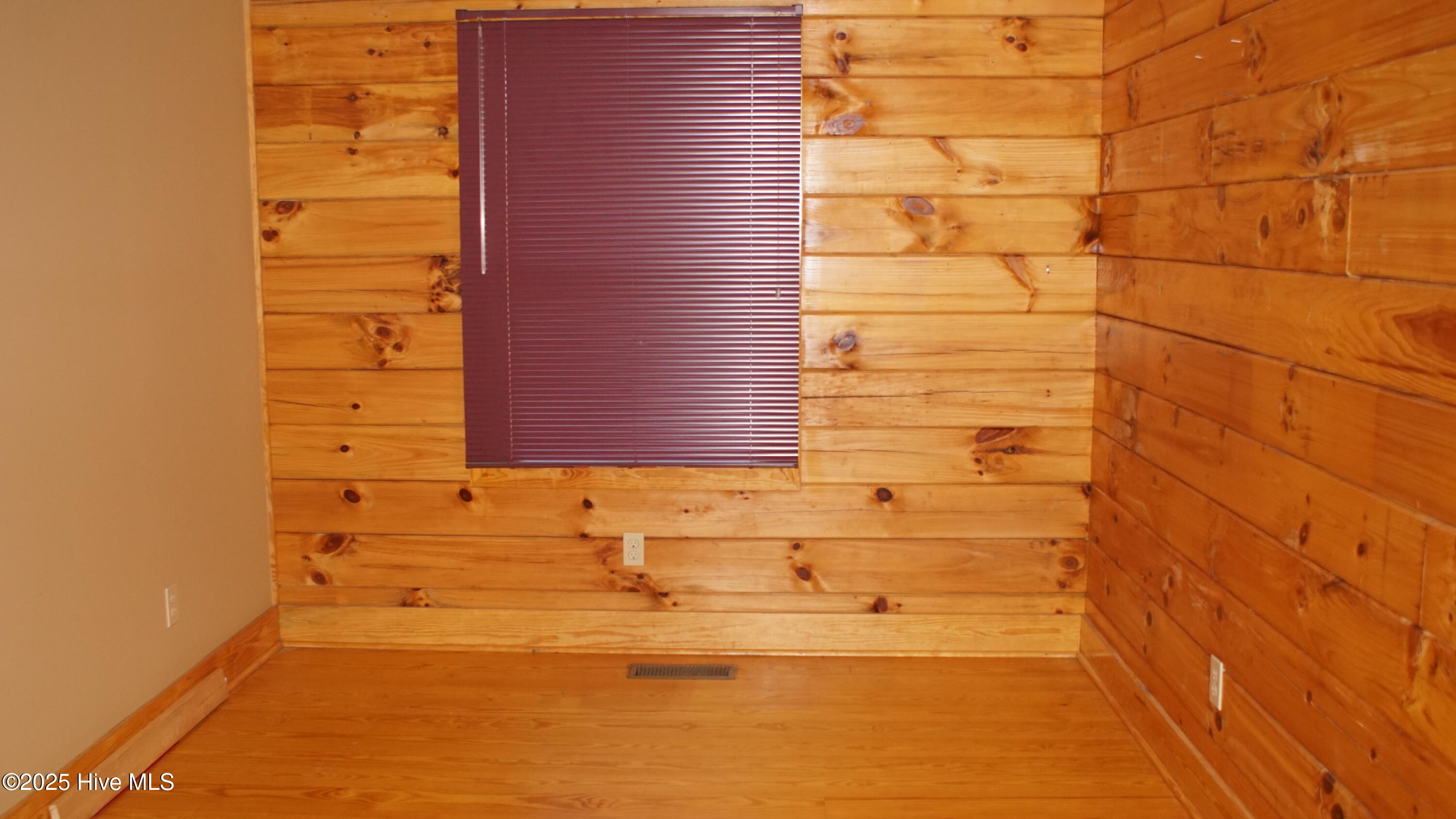 202 Waterside Drive Property Photo 13