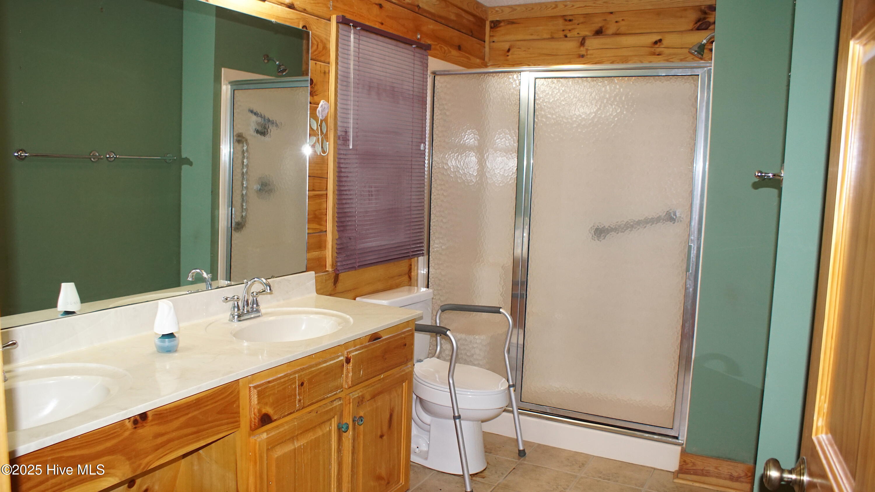 202 Waterside Drive Property Photo 17