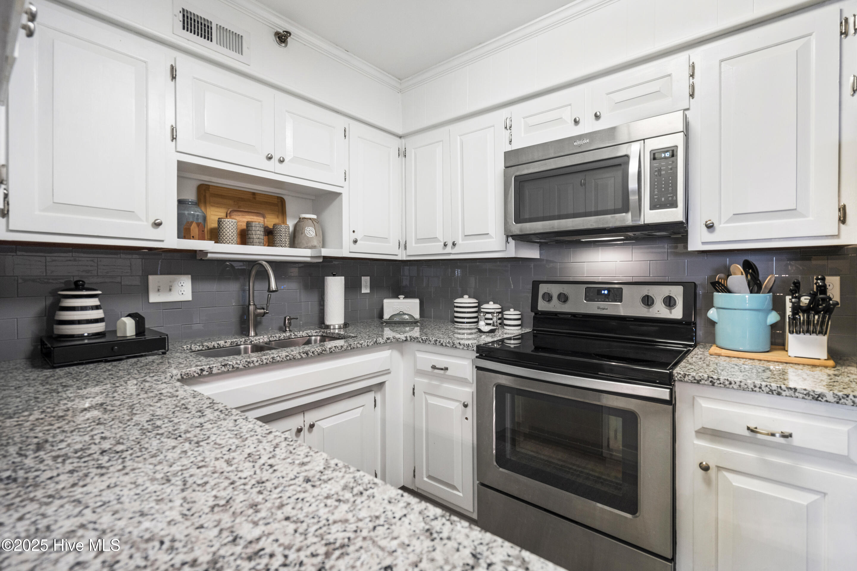 1896 New River Inlet Road Unit 1112 Property Photo 14