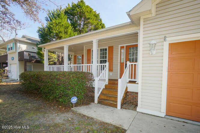 220 Ne 36th Street Property Photo 5