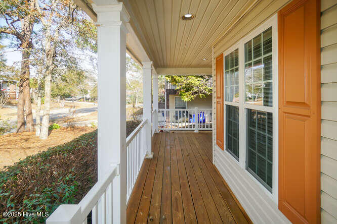 220 Ne 36th Street Property Photo 6