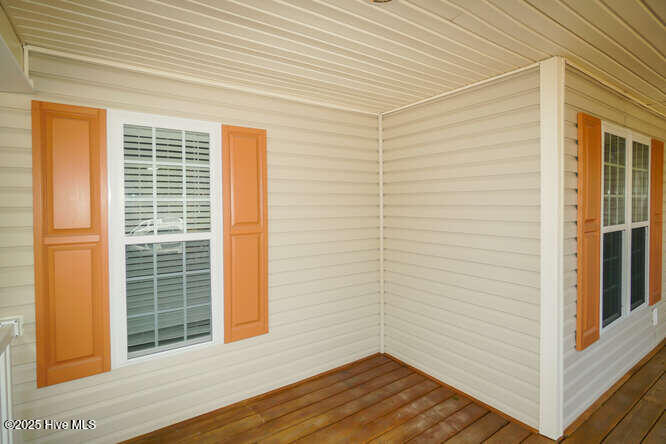 220 Ne 36th Street Property Photo 7