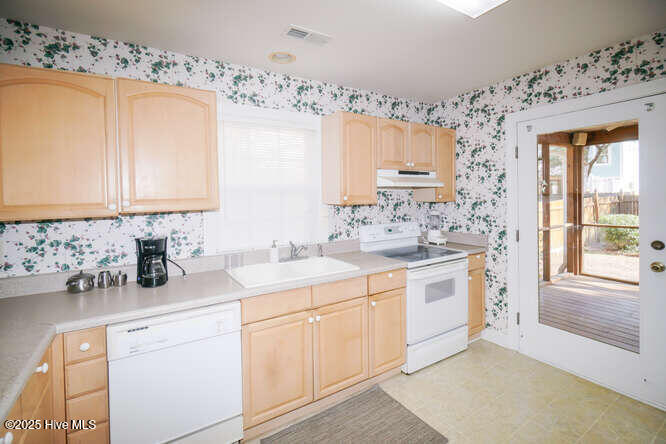 220 Ne 36th Street Property Photo 13