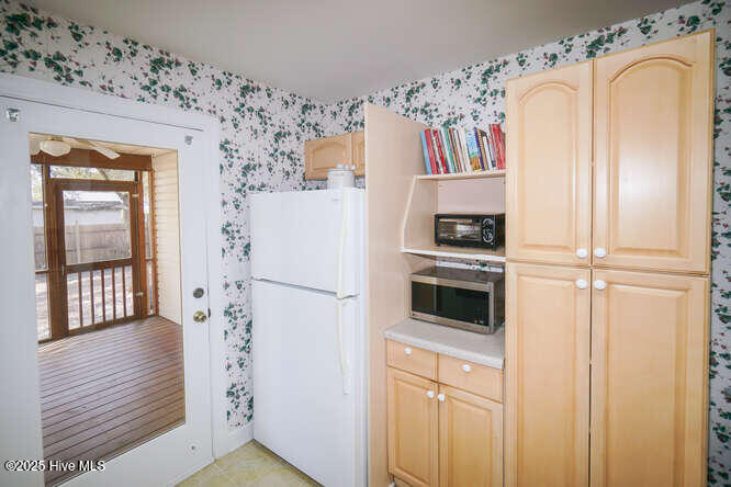220 Ne 36th Street Property Photo 15