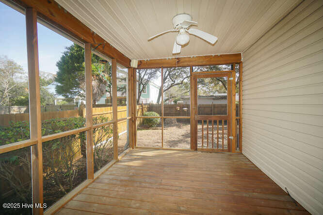 220 Ne 36th Street Property Photo 16