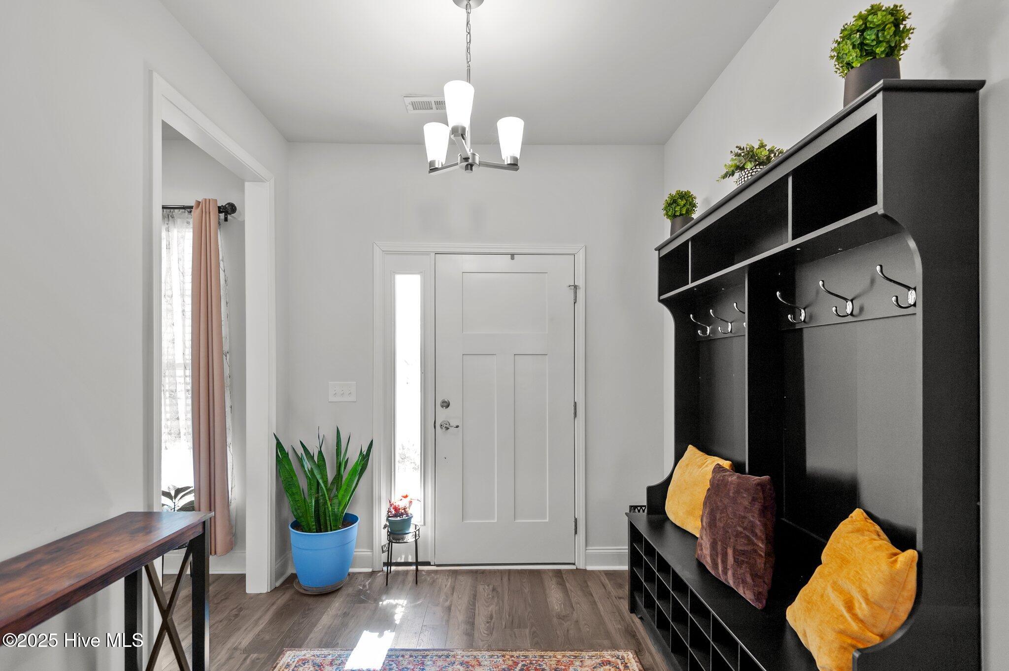 350 Eliza Way Property Photo 4