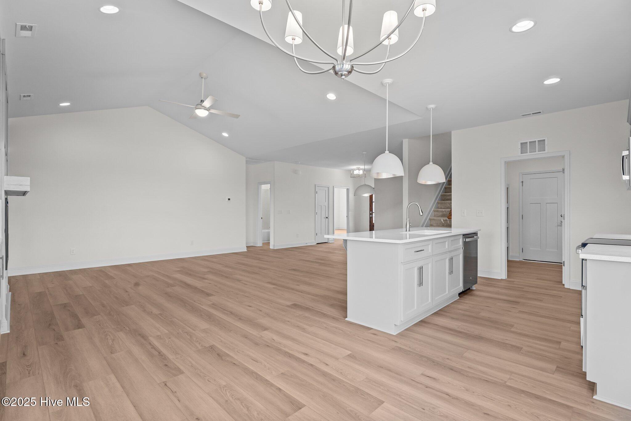 4931 Stone Creek Drive Property Photo 10