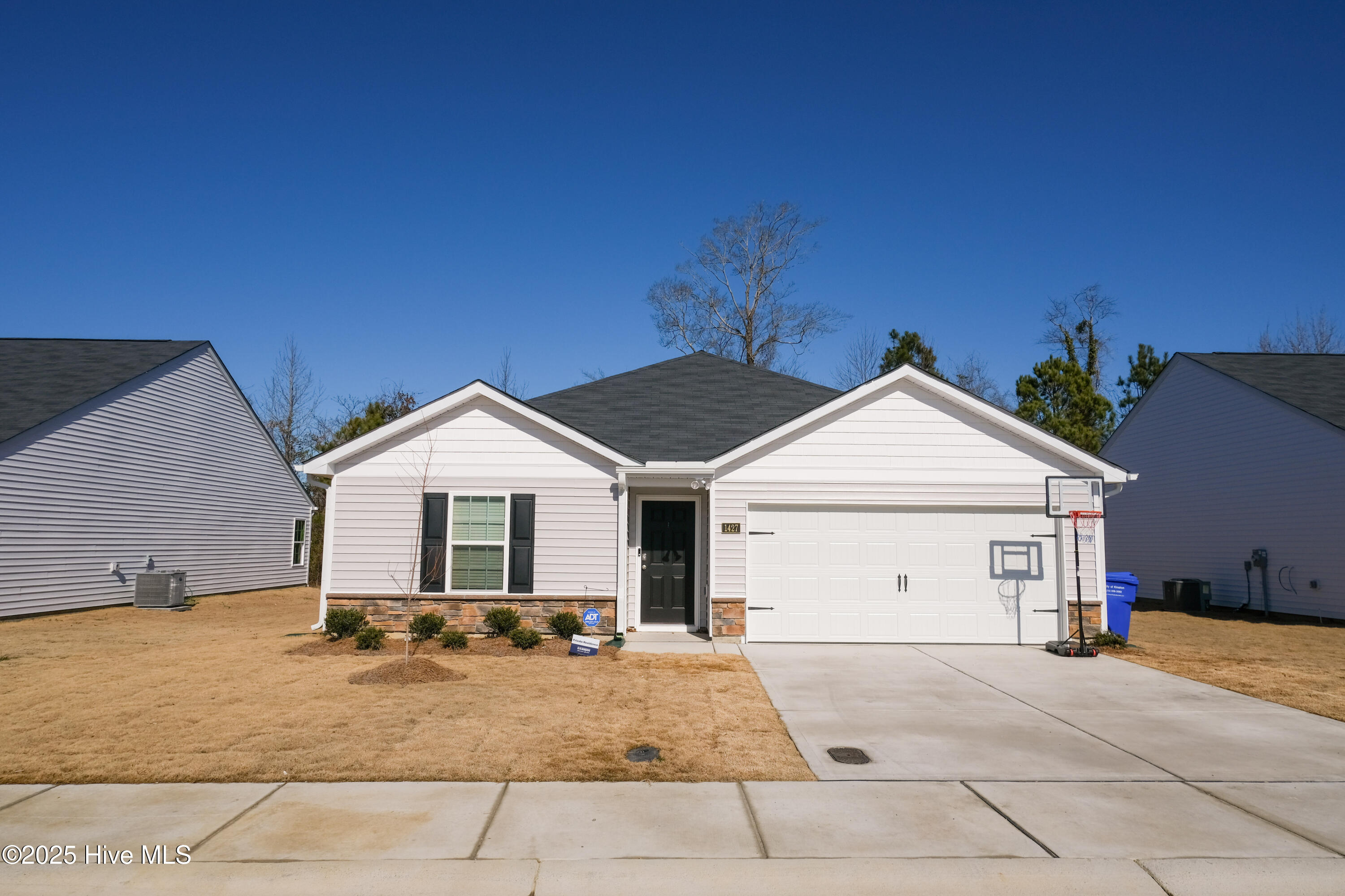 1427 N Wilshire Court Property Photo 1