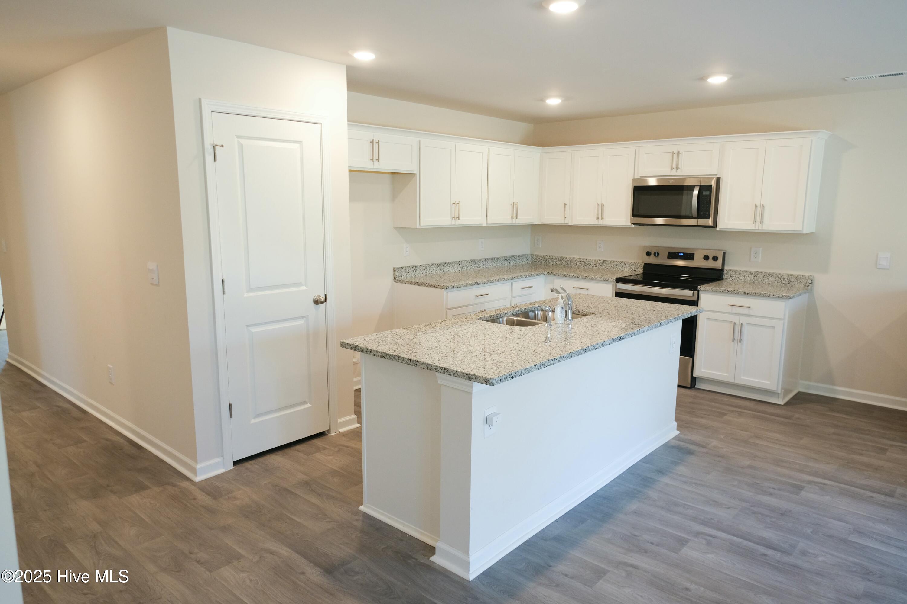 1427 N Wilshire Court Property Photo 31