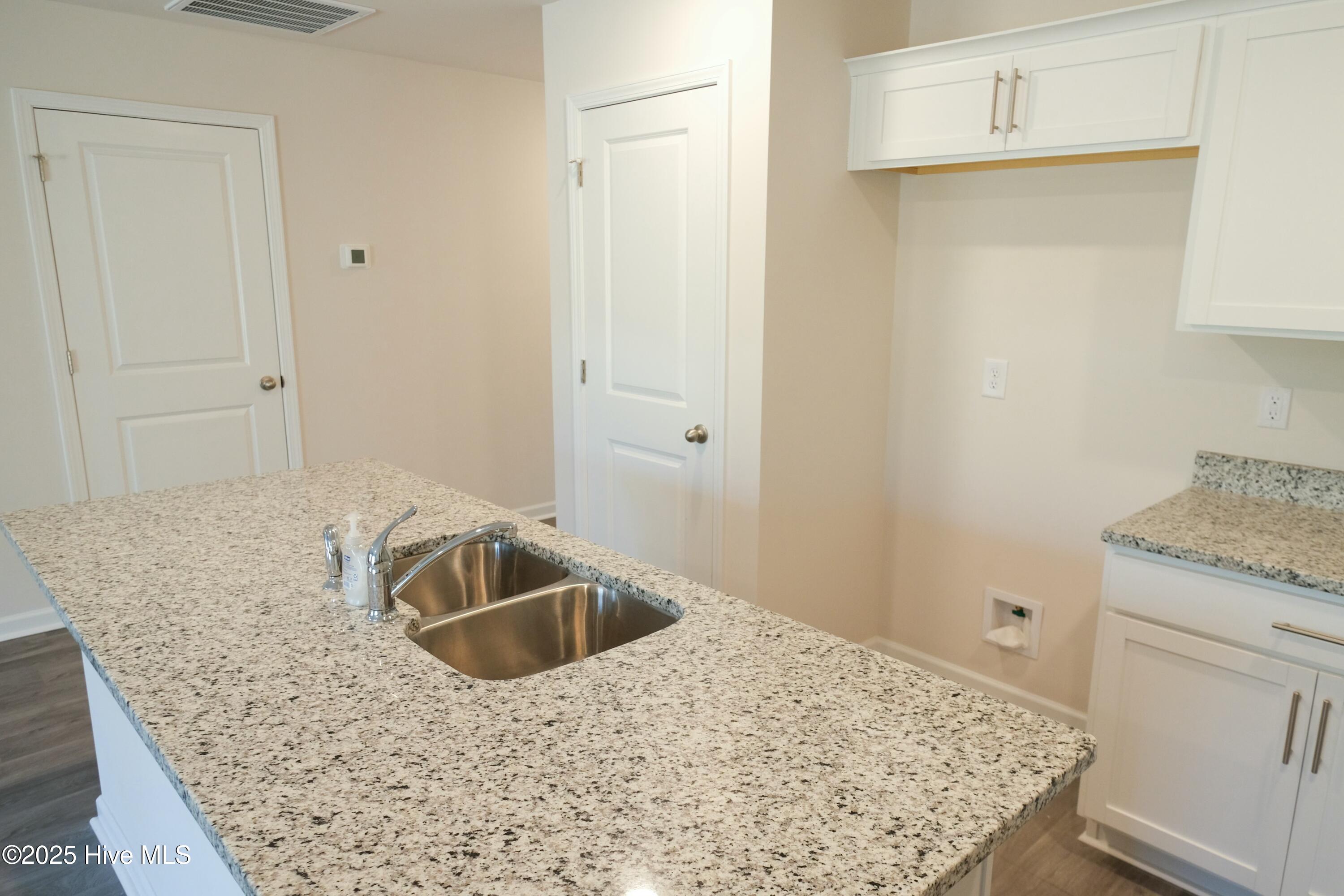 1427 N Wilshire Court Property Photo 33