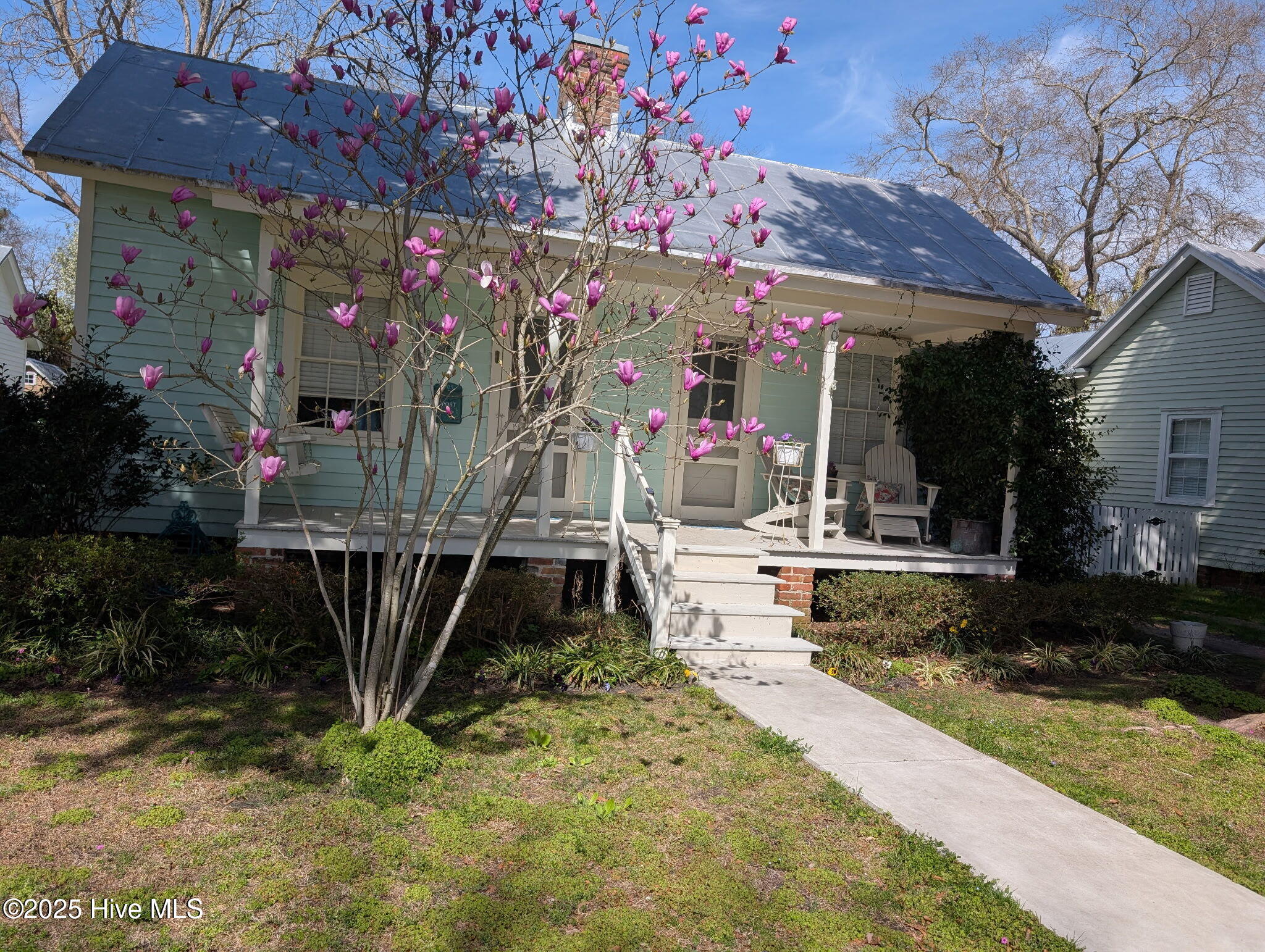405 Elliott Street Property Photo 2